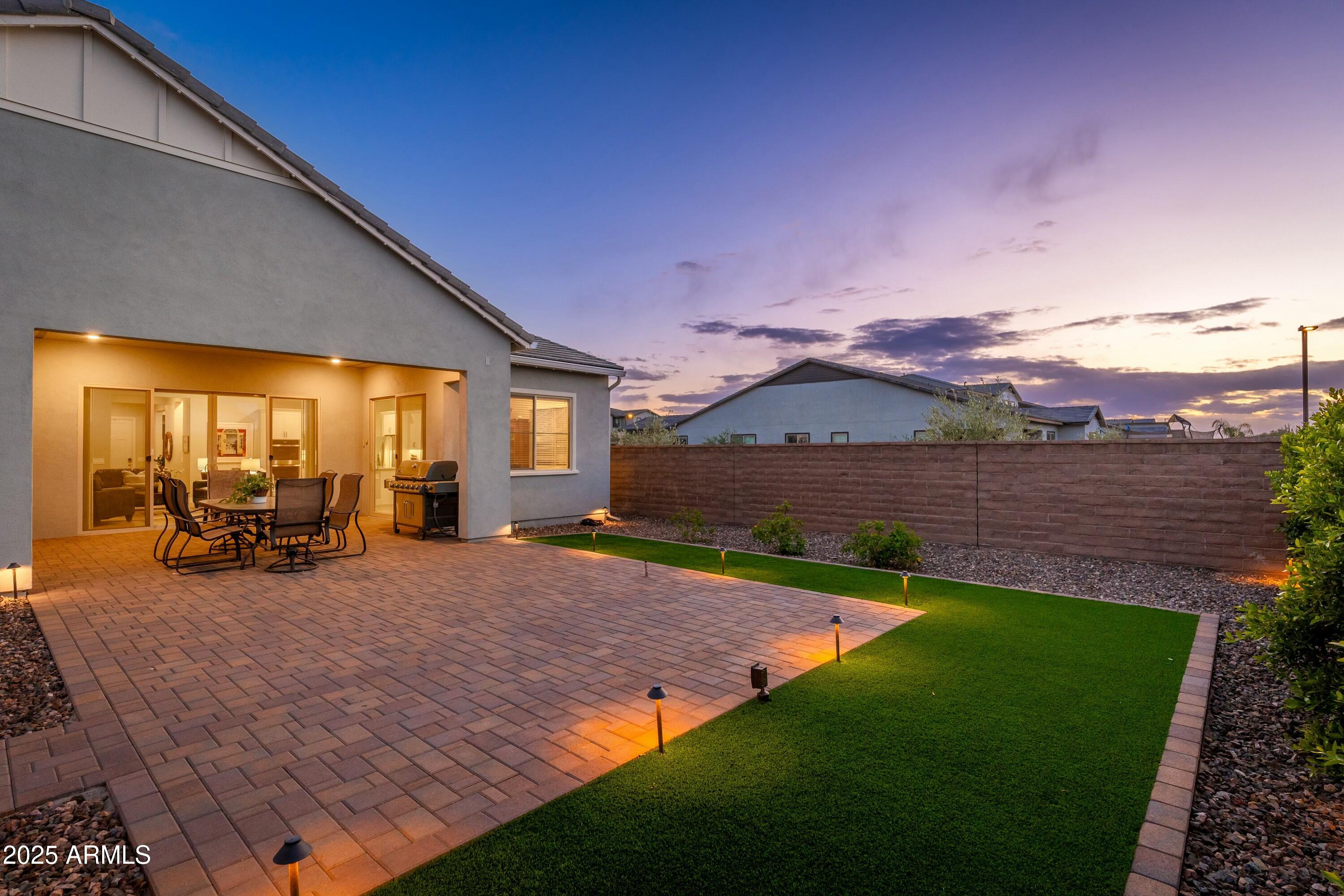 1290 E LODGEPOLE Court