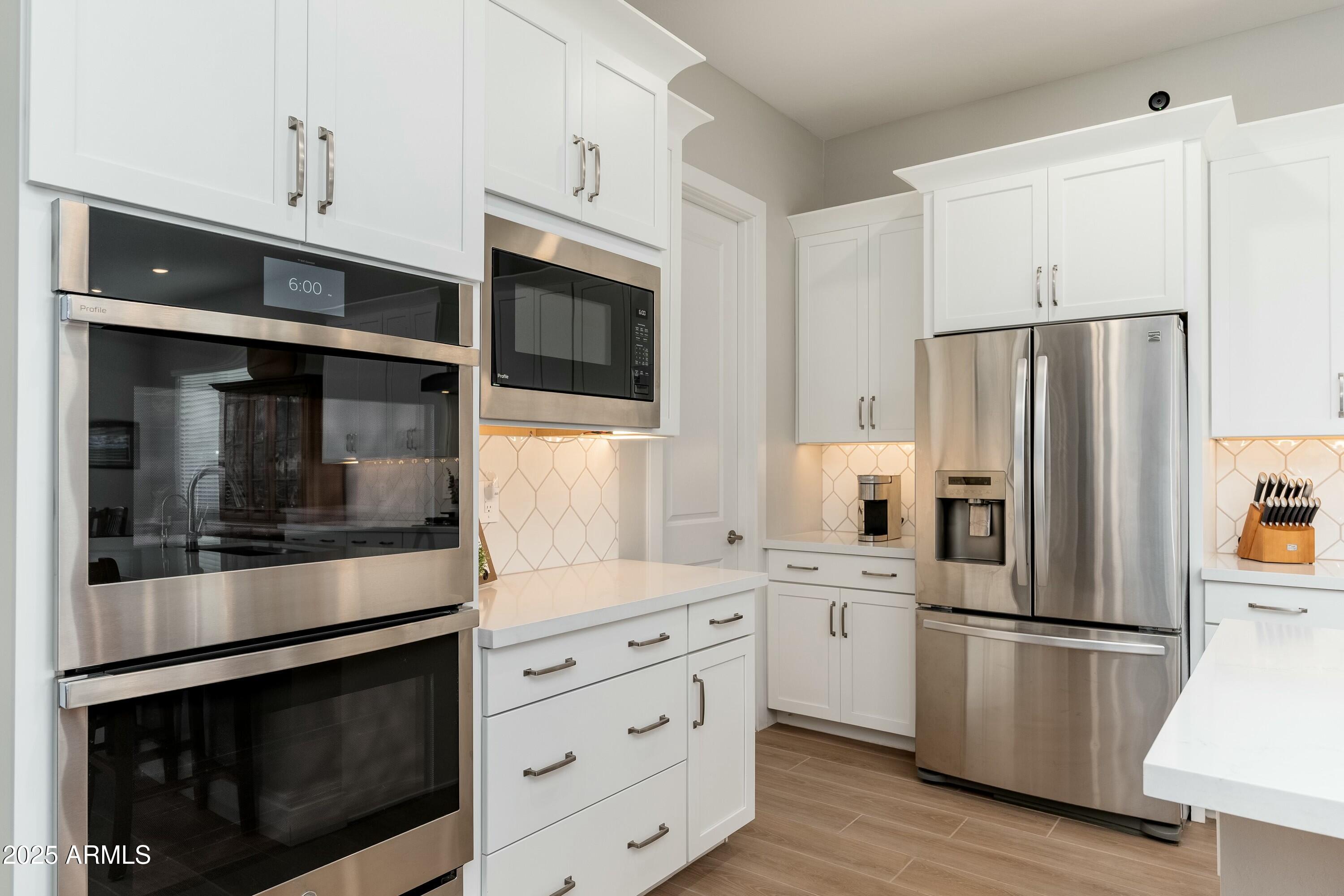 1290 E LODGEPOLE Court