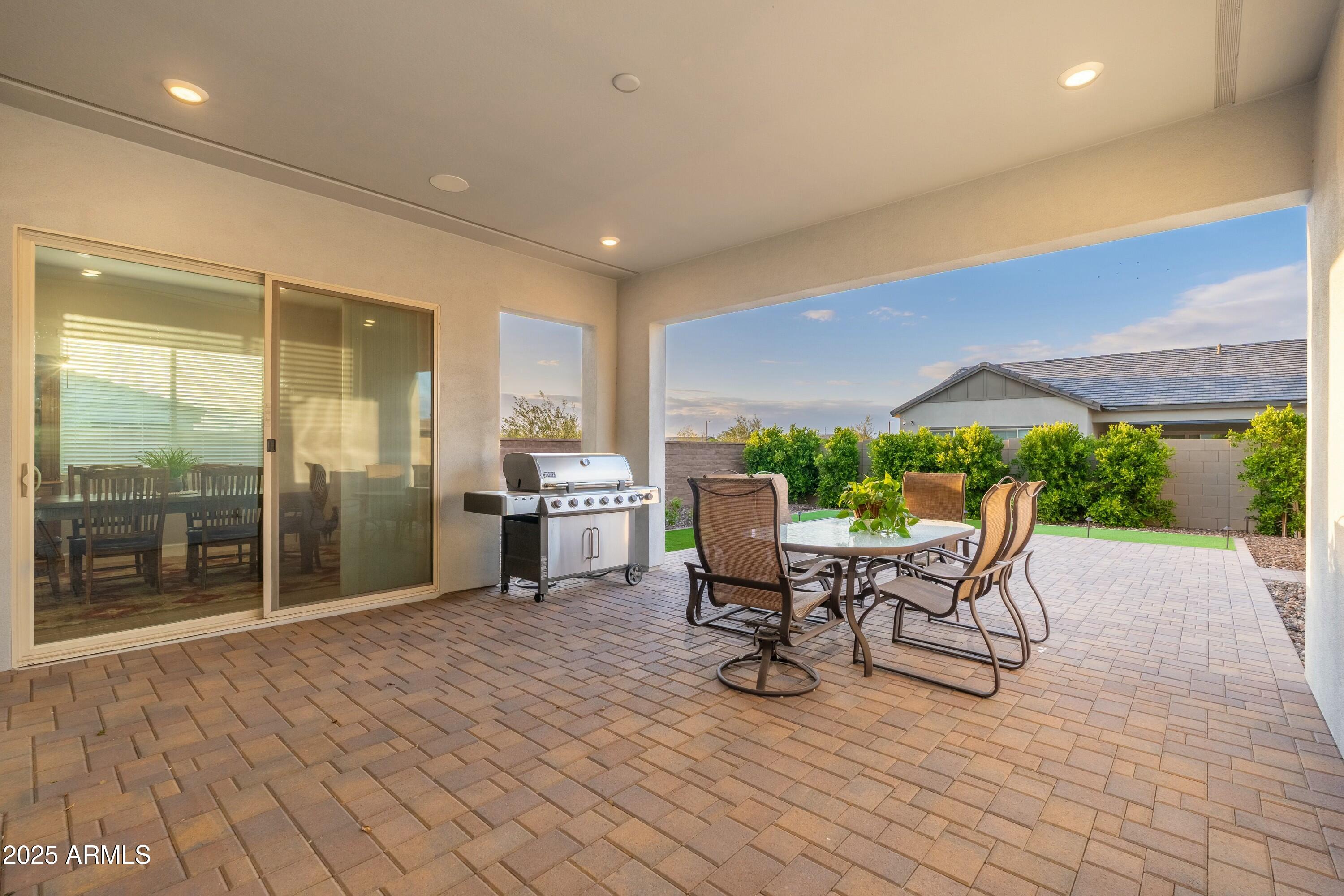 1290 E LODGEPOLE Court
