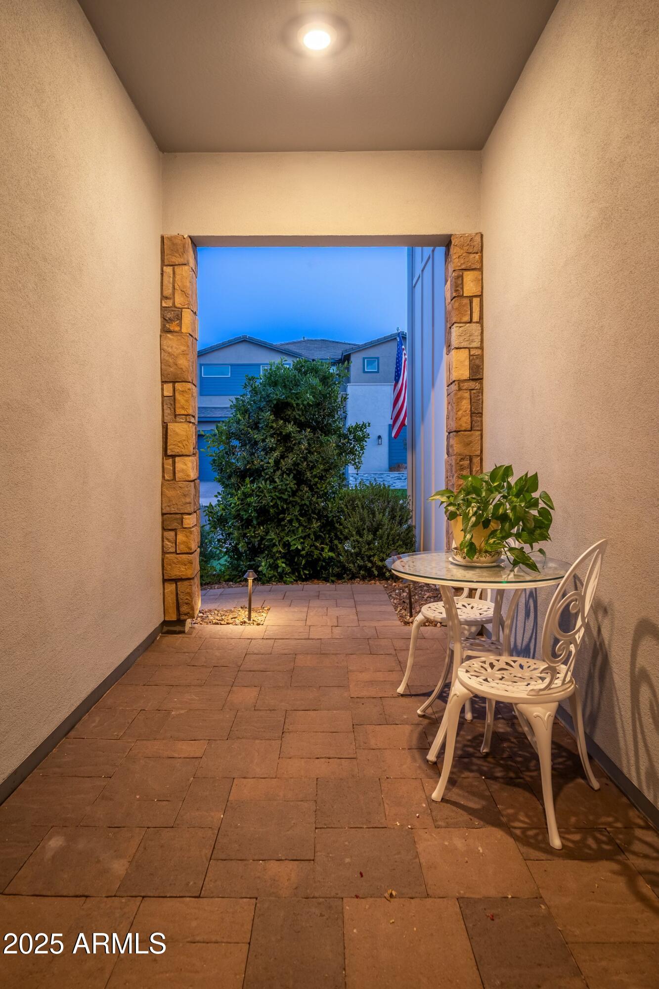 1290 E LODGEPOLE Court