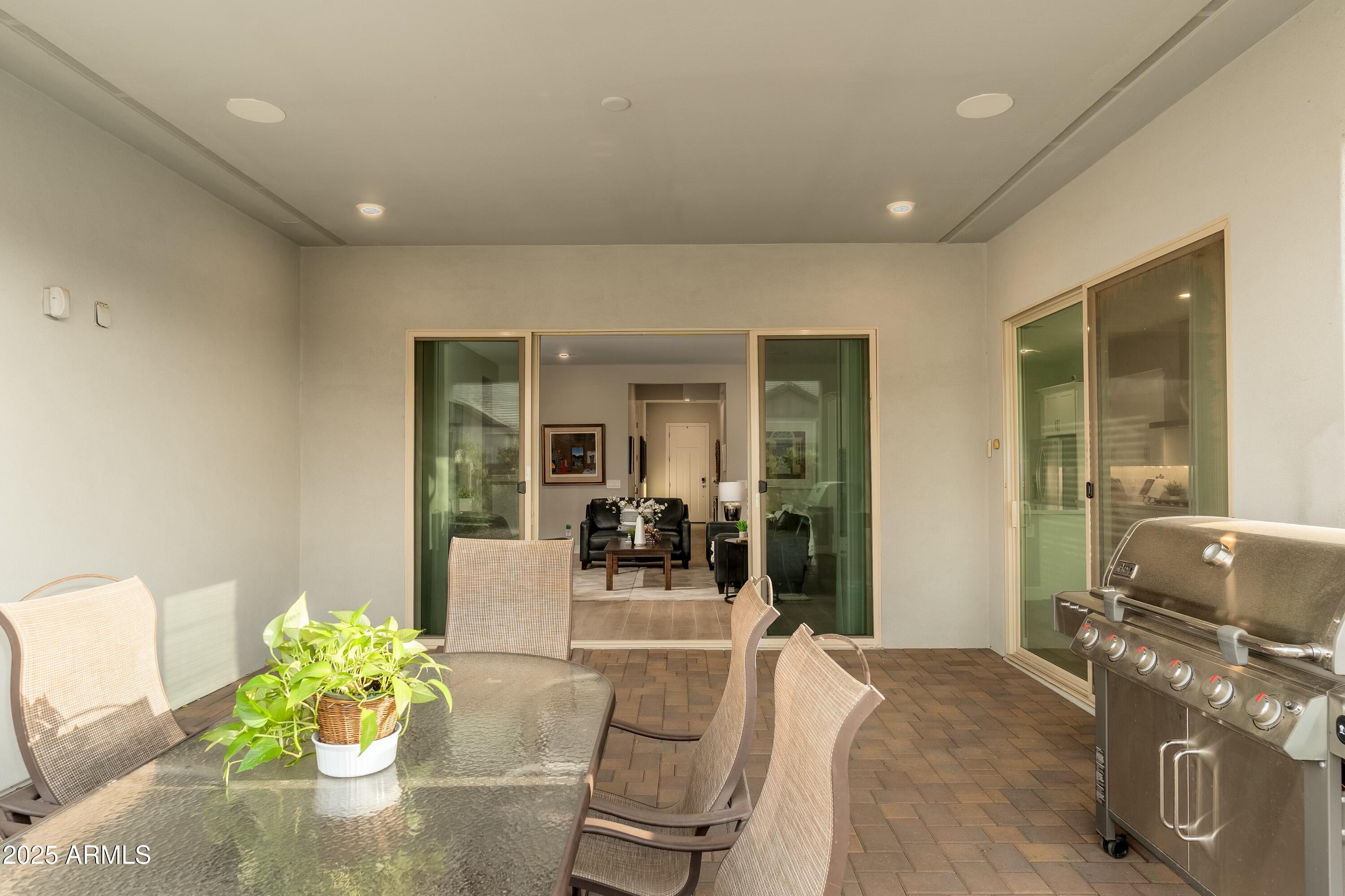 1290 E LODGEPOLE Court