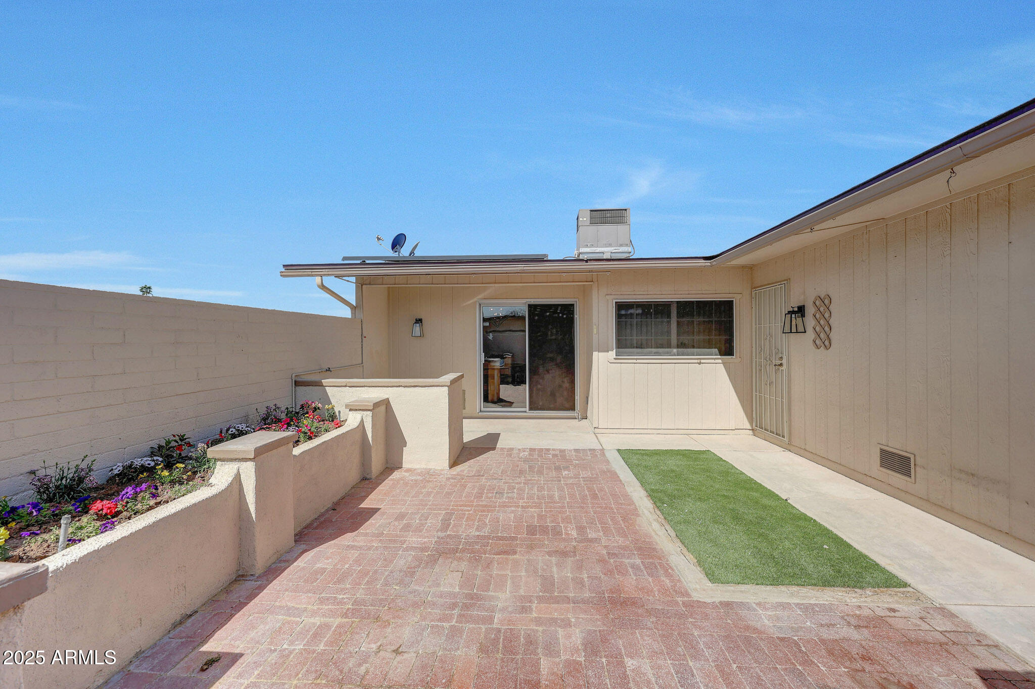 10713 W SANTA FE Drive