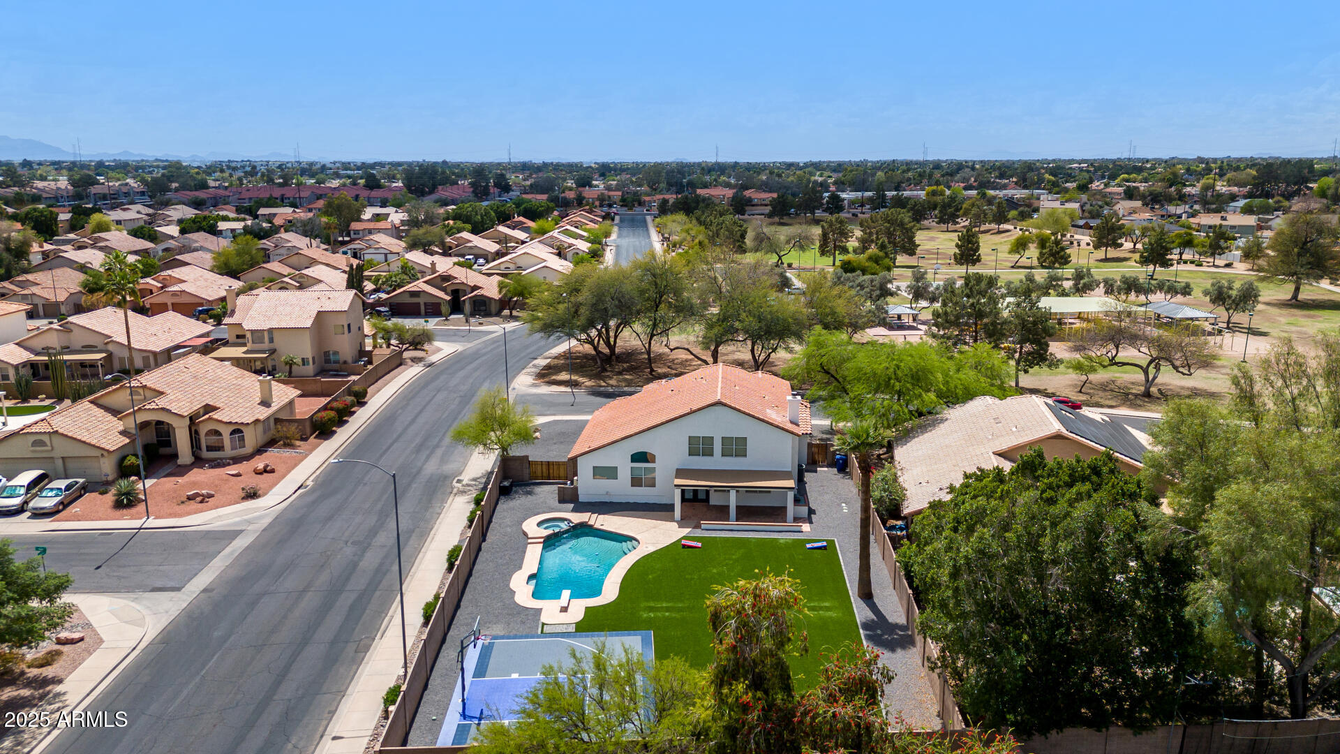 706 W NIDO Circle