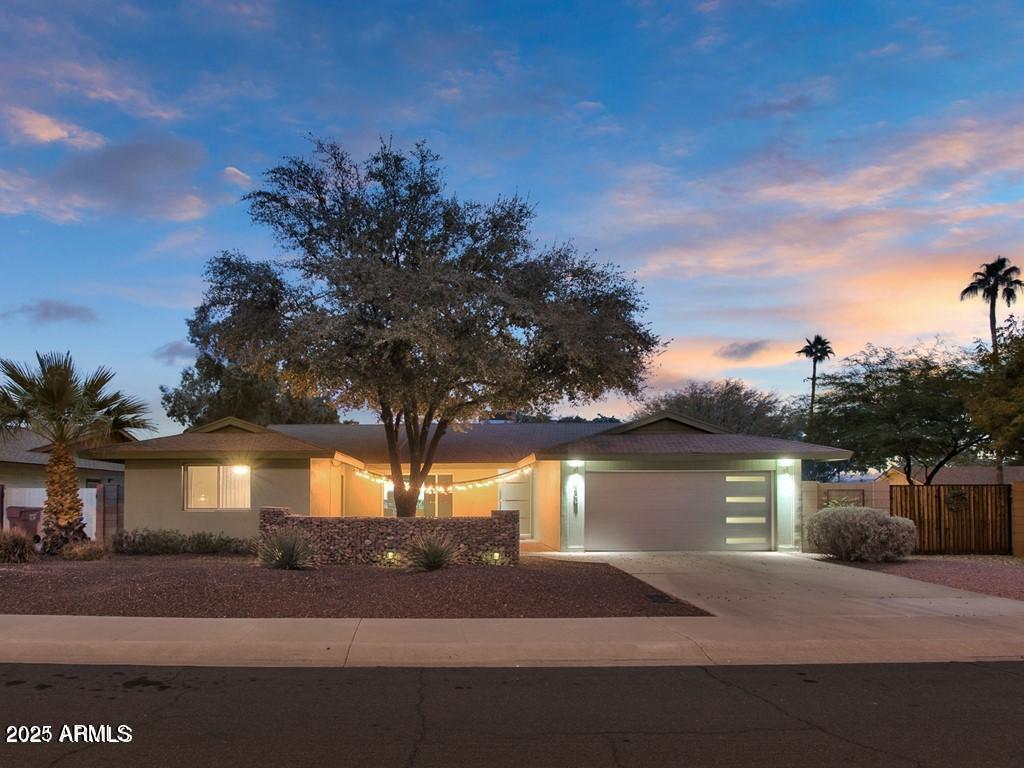 3809 N 87th Place