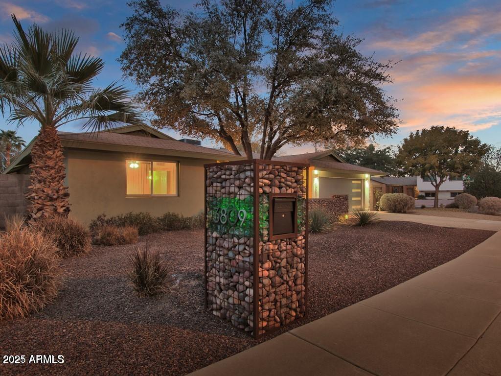 3809 N 87th Place