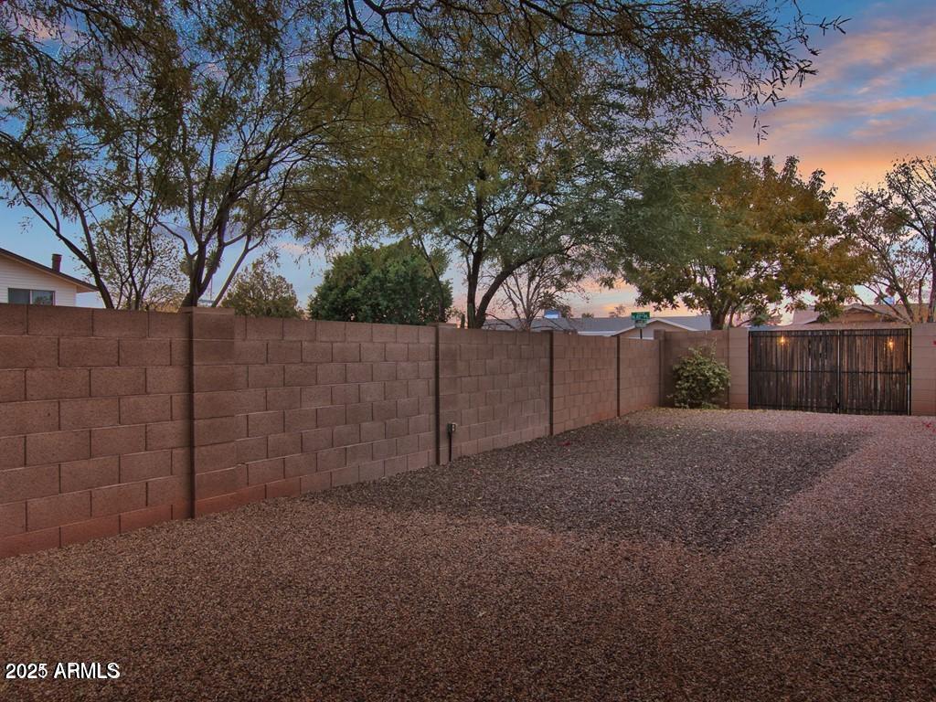 3809 N 87th Place
