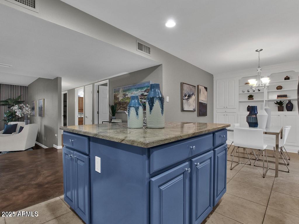 3809 N 87th Place