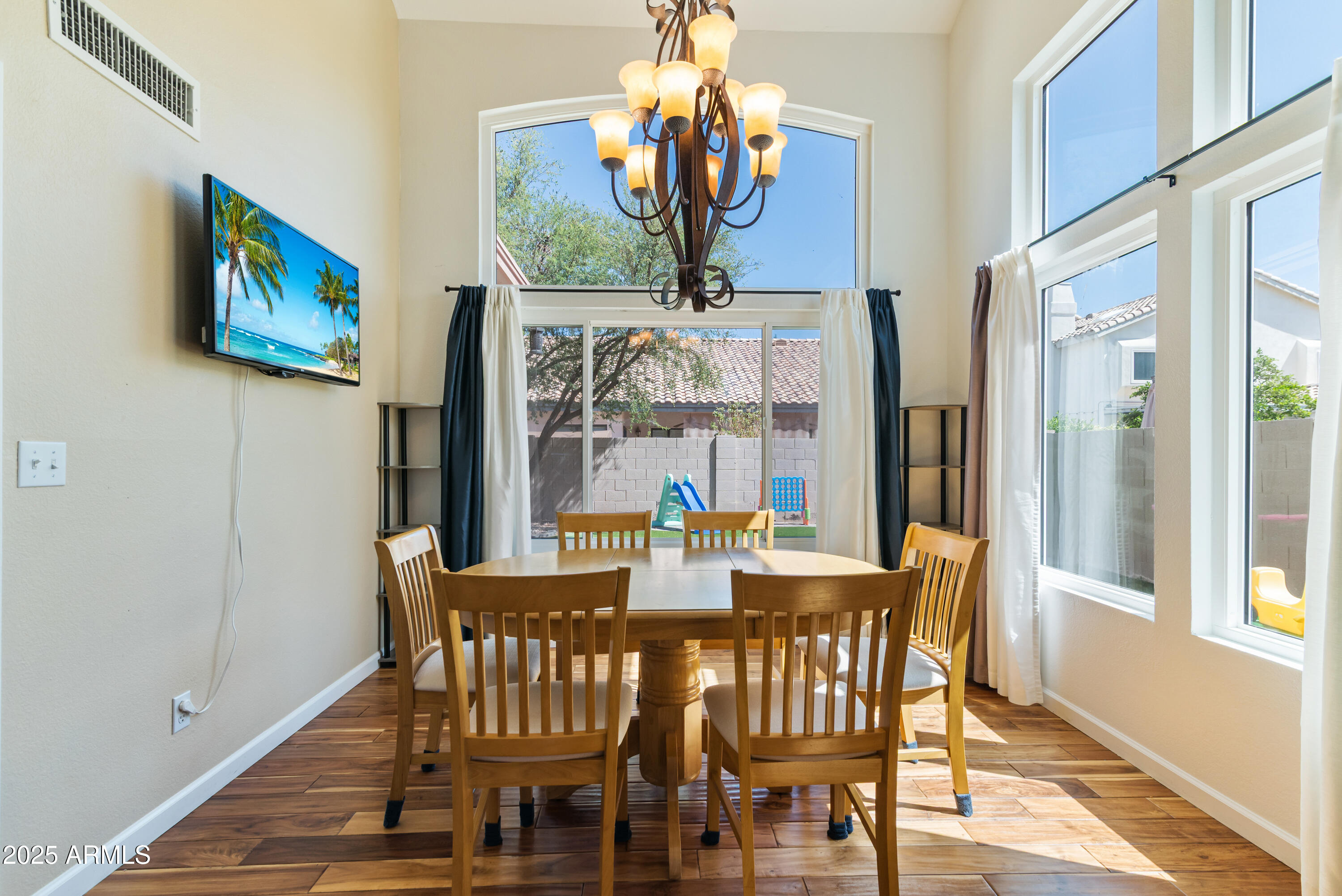 162 W EL FREDA Road