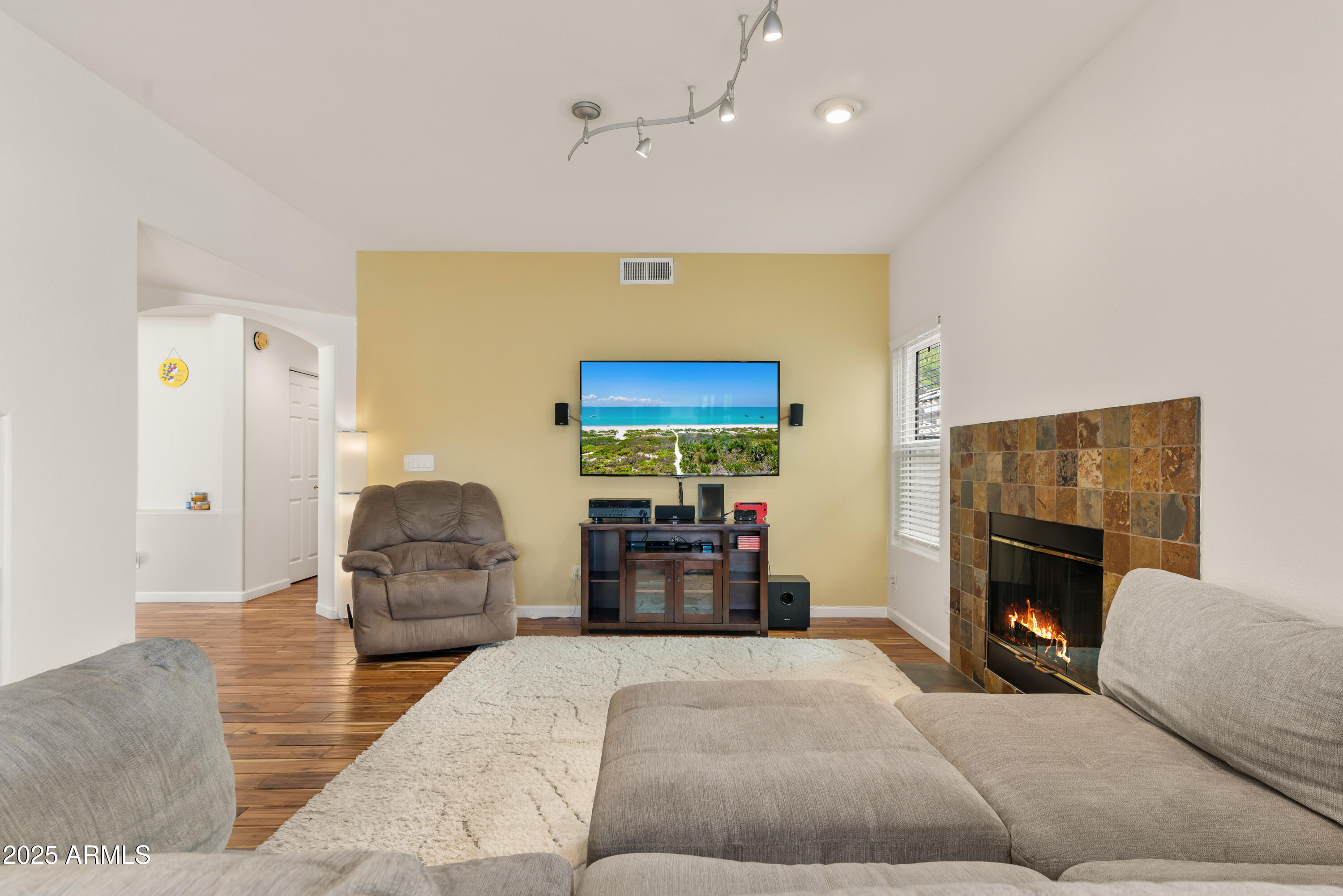 162 W EL FREDA Road