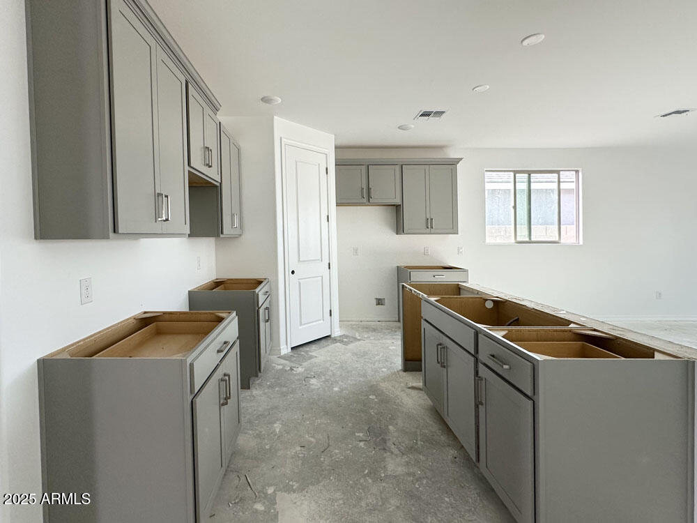 22816 E ROUNDUP Way
