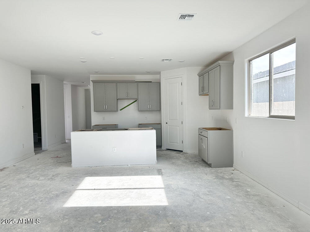22816 E ROUNDUP Way