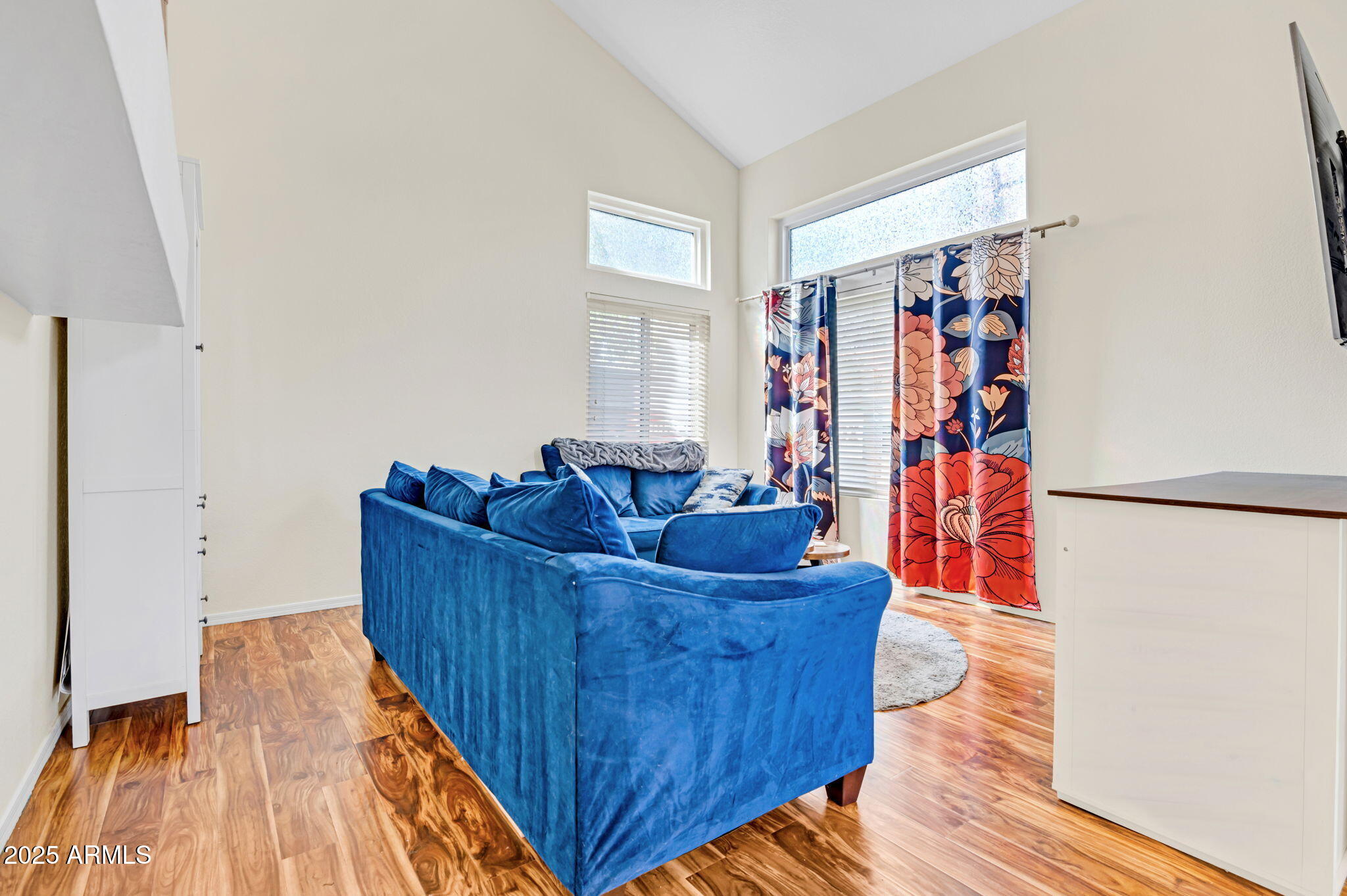 155 W KNOX Road