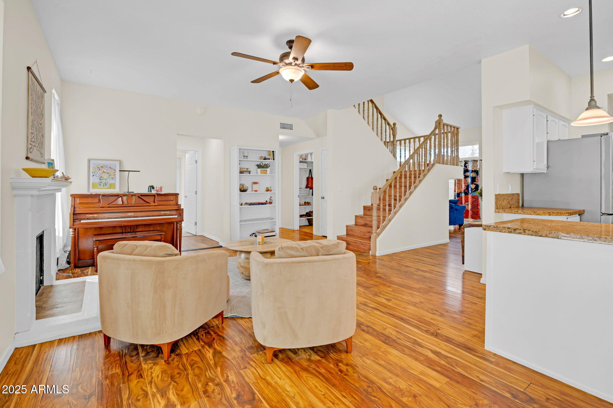 155 W KNOX Road