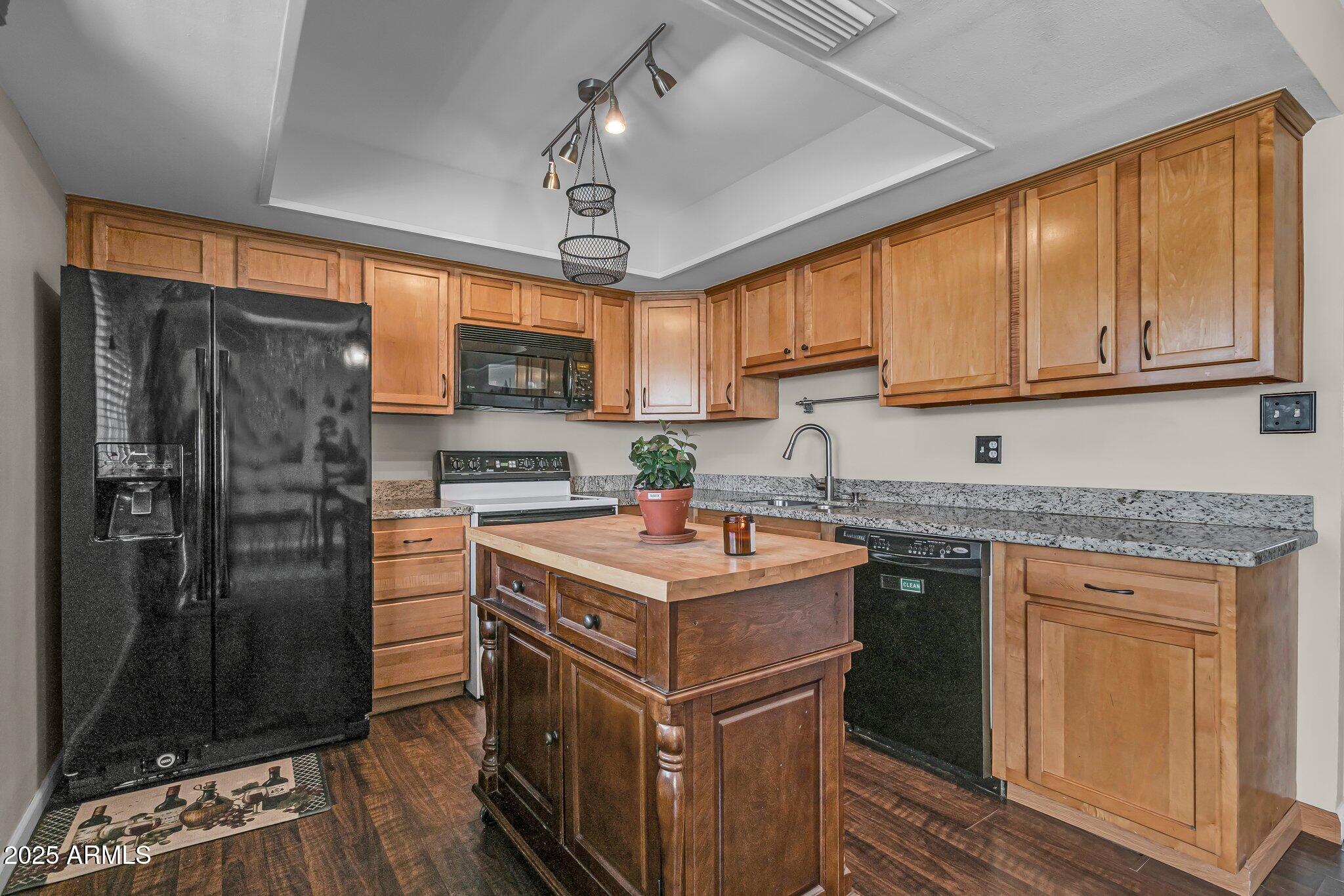225 N STANDAGE 139