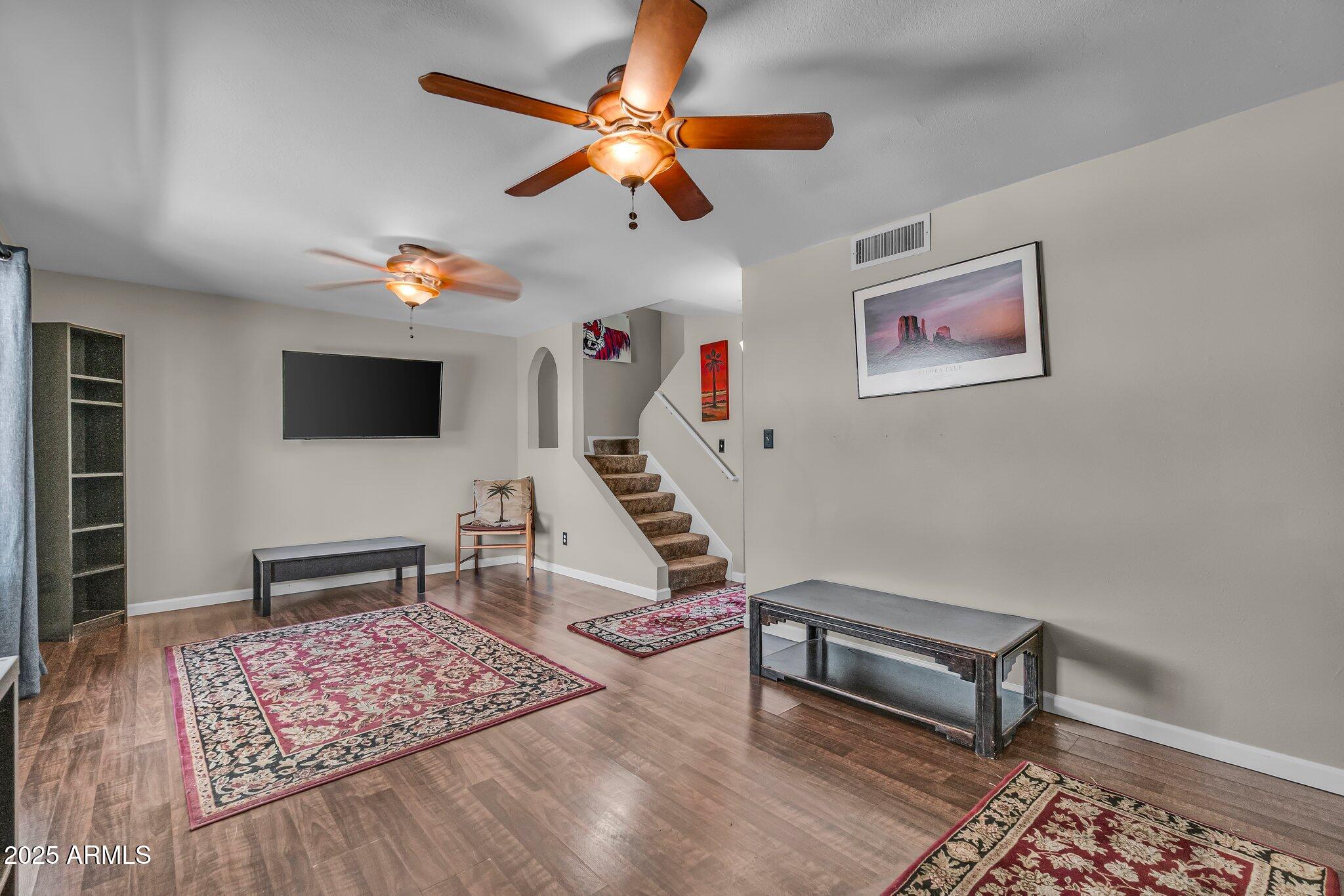 225 N STANDAGE 139