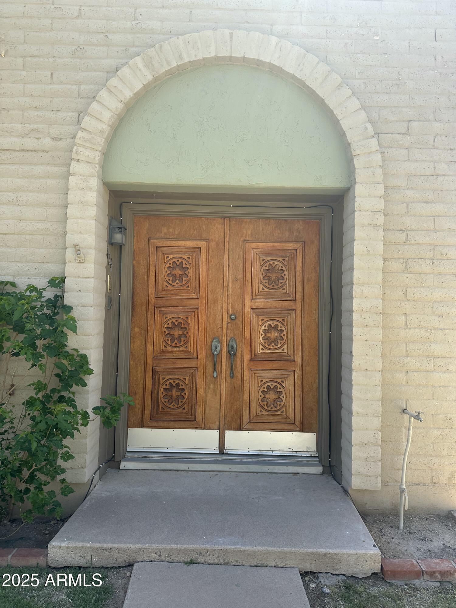 225 N STANDAGE 139