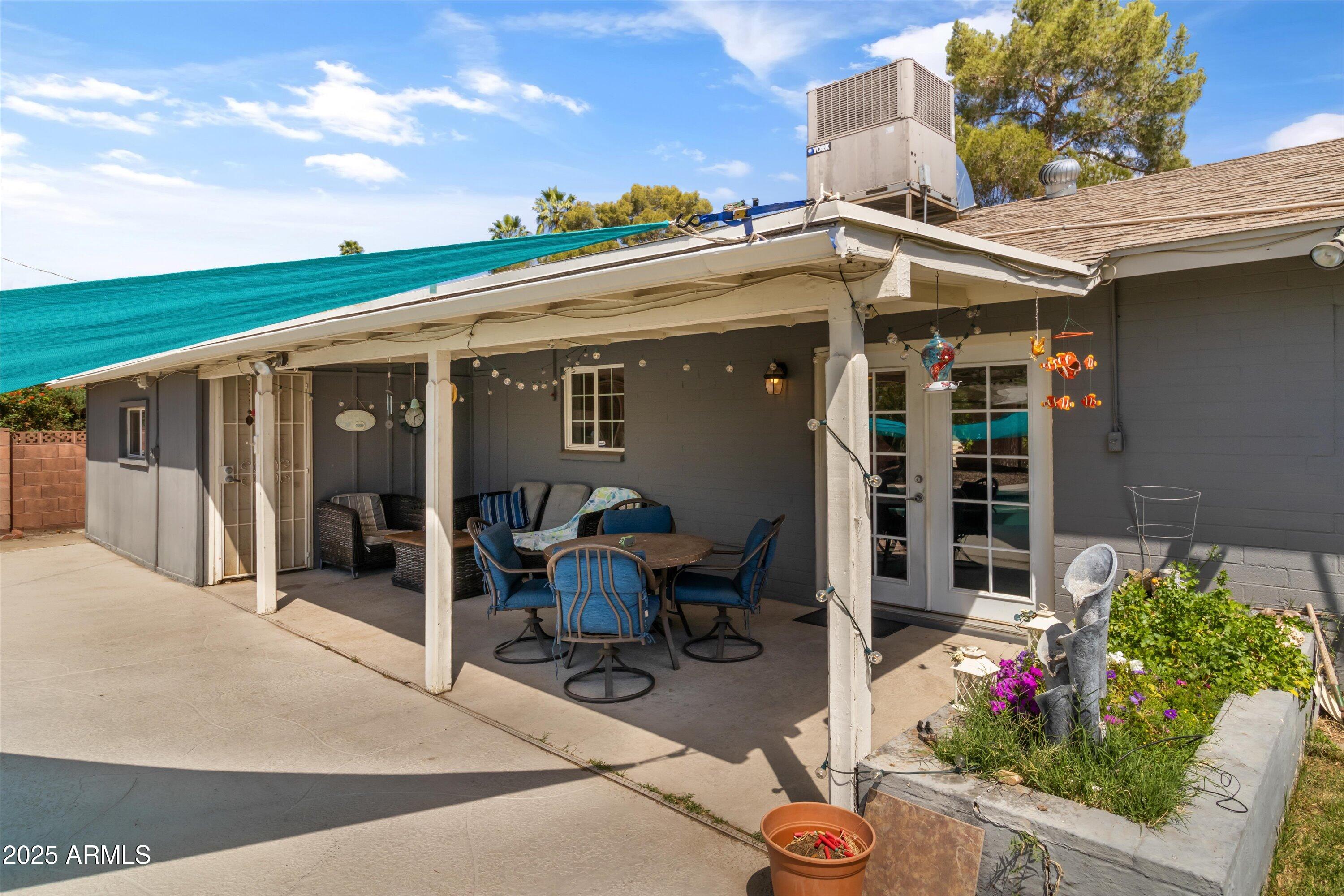 1517 W TUCKEY Lane