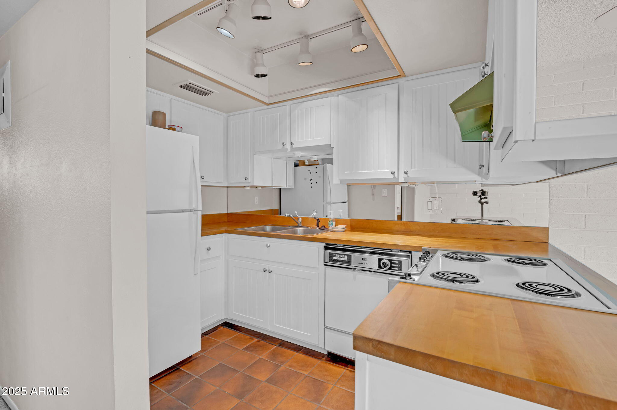 3637 E MONTEROSA Street 3