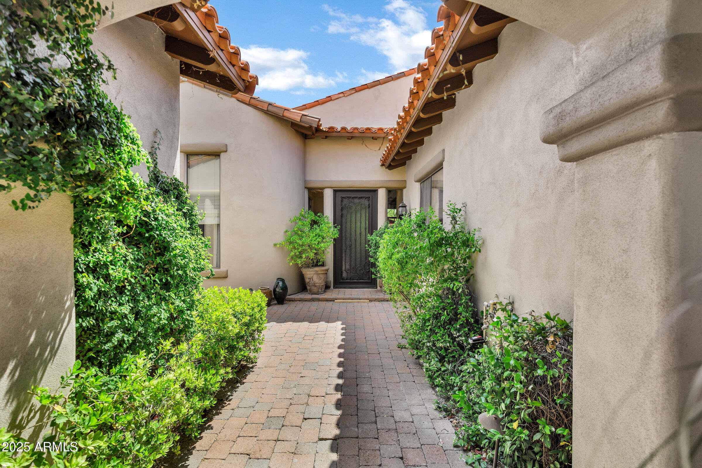 8117 E WINGSPAN Way