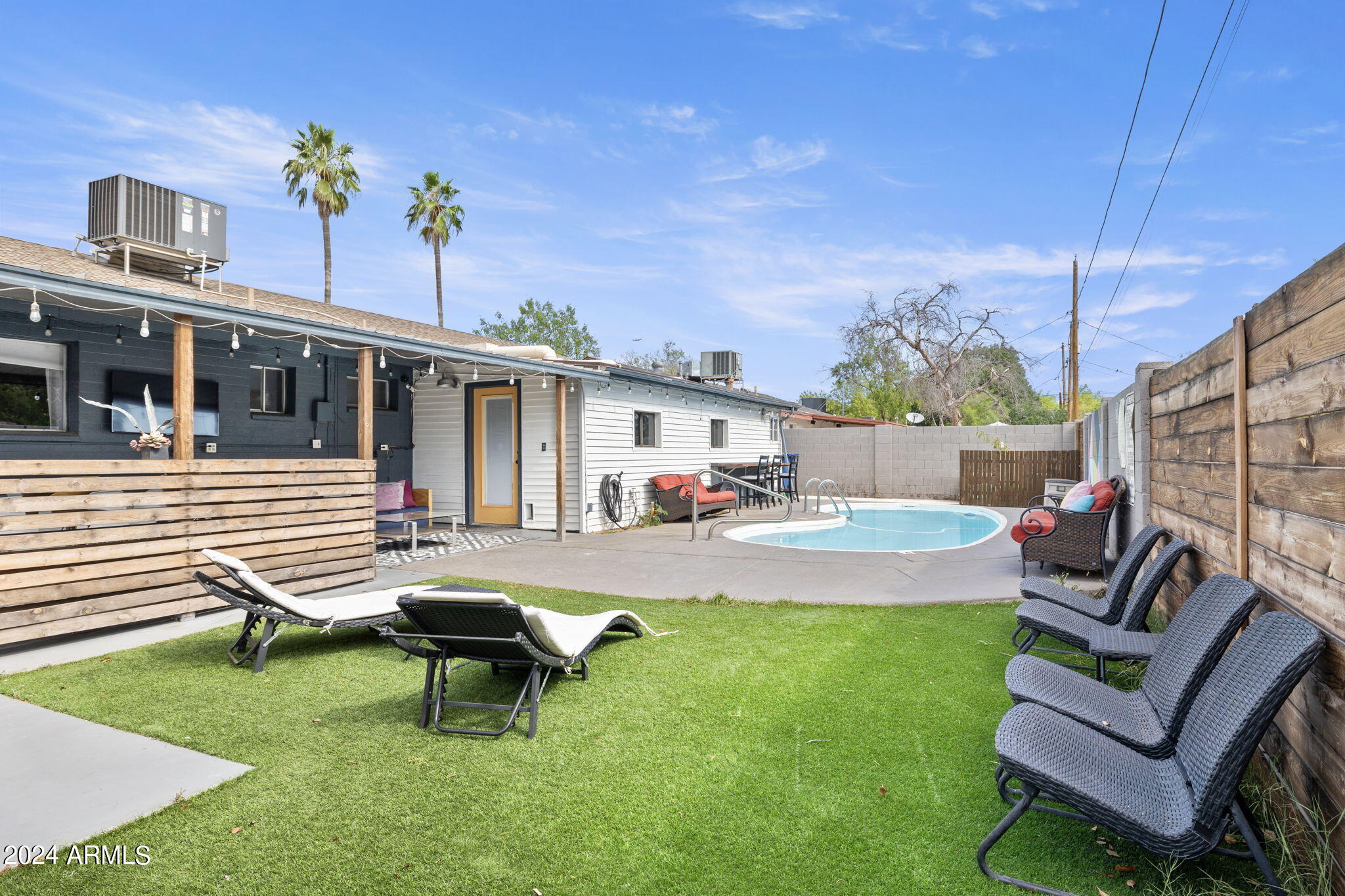 1715 S HARDY Drive
