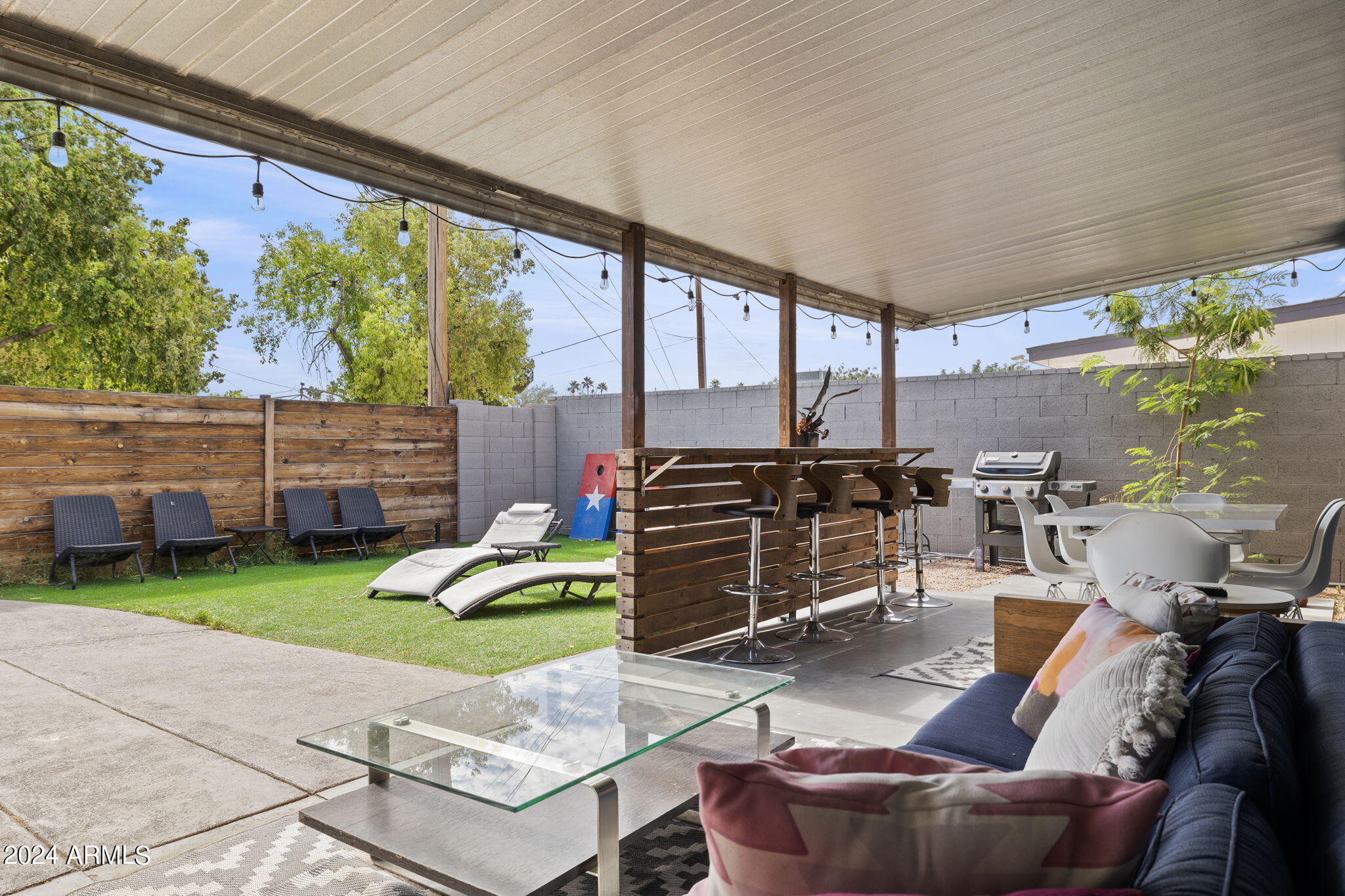 1715 S HARDY Drive