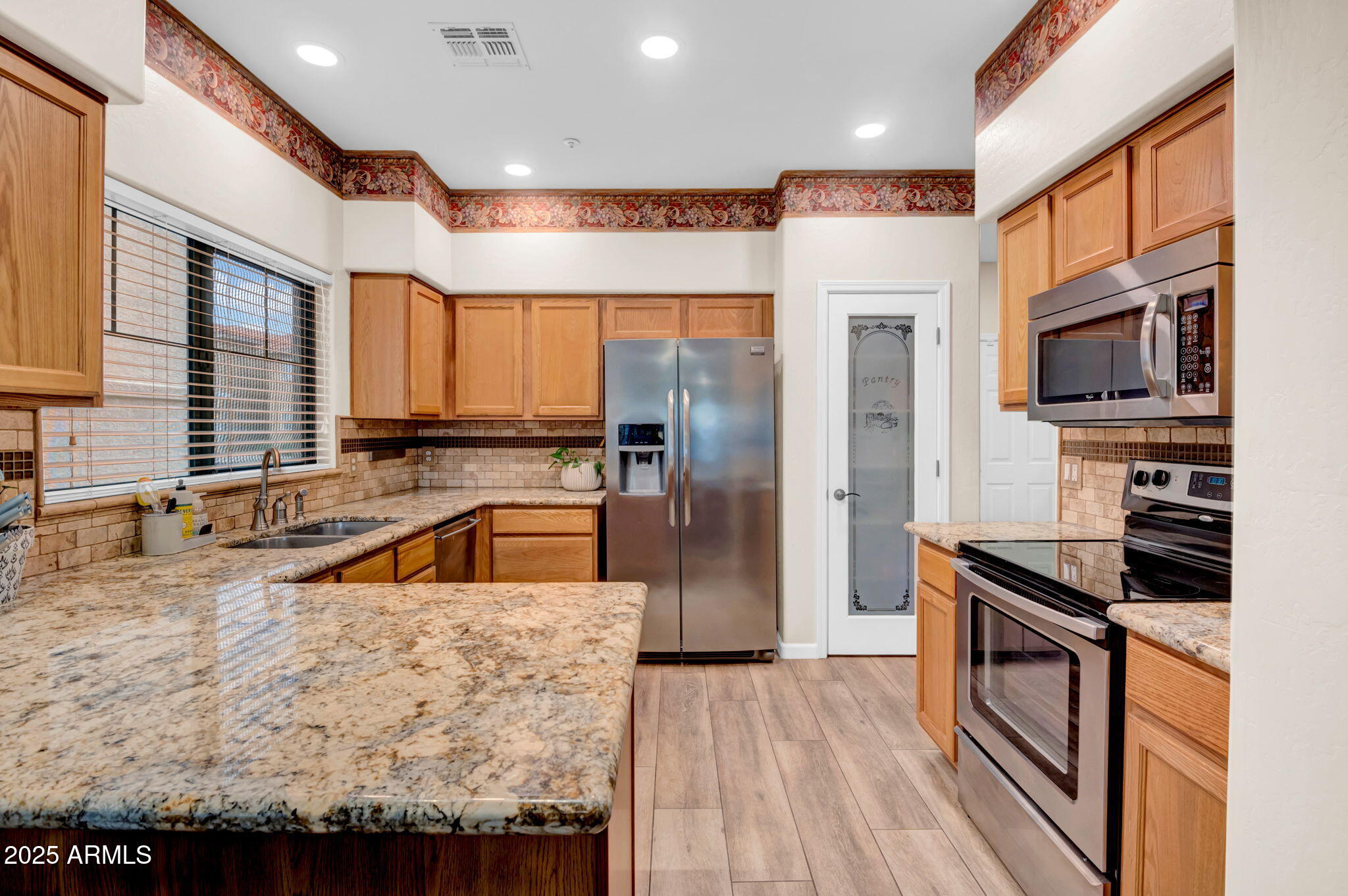525 N MILLER Road 173