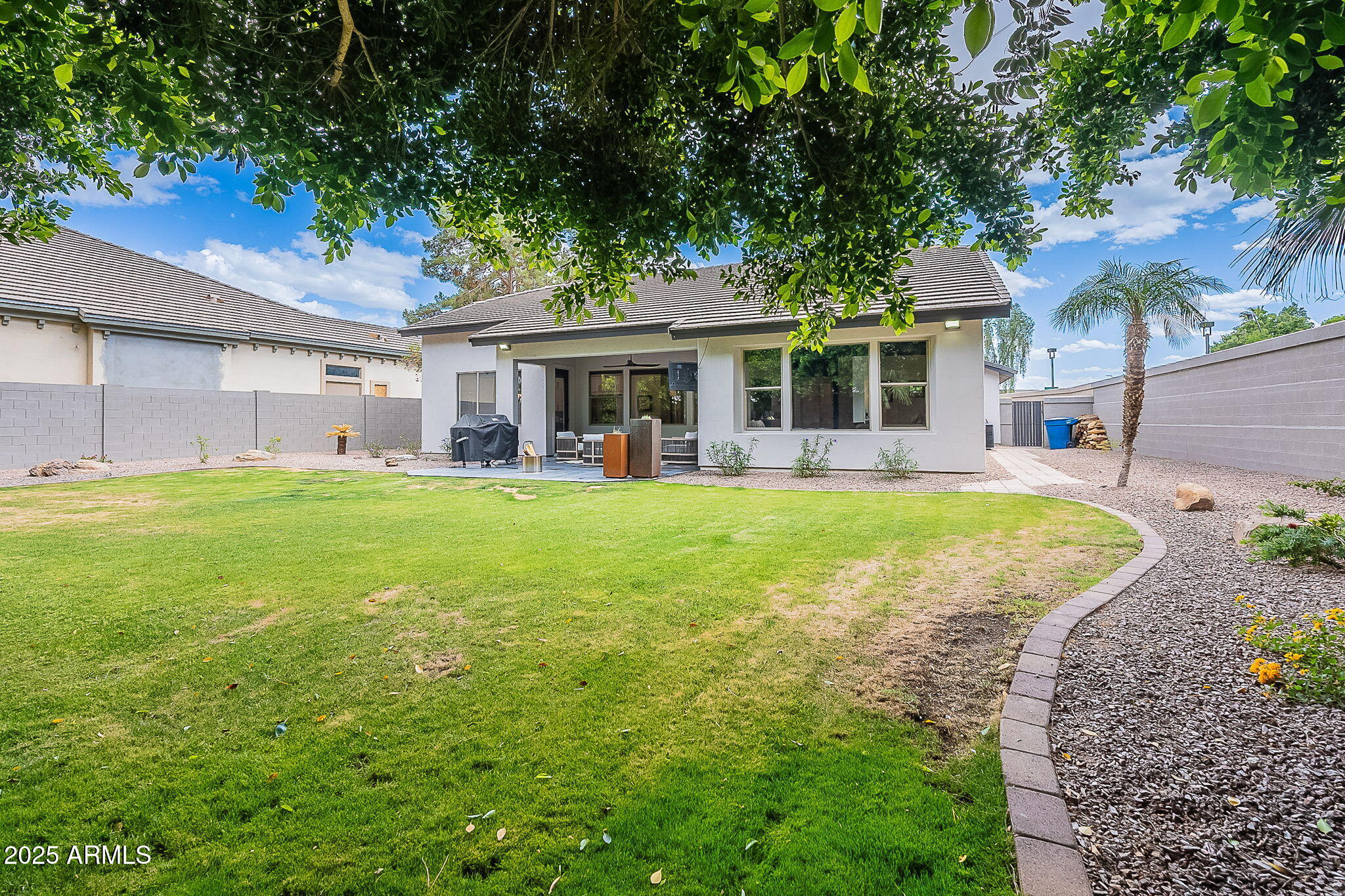194 W SUNBURST Lane