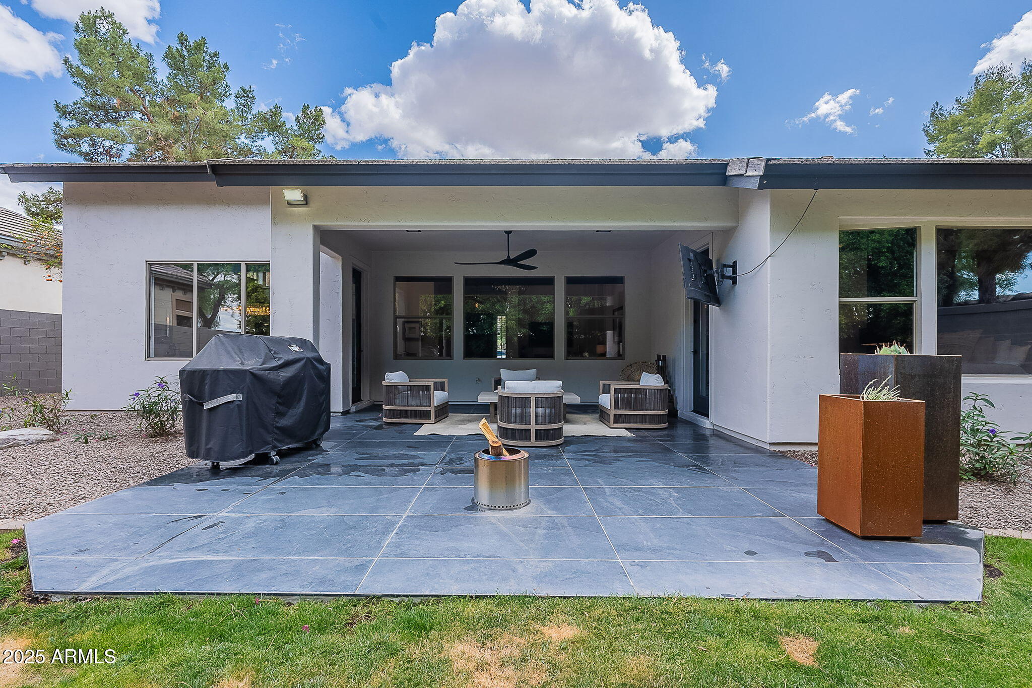 194 W SUNBURST Lane