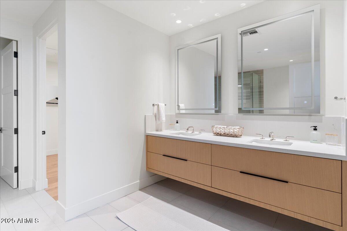 5000 N Camelback Ridge Drive Unit 206