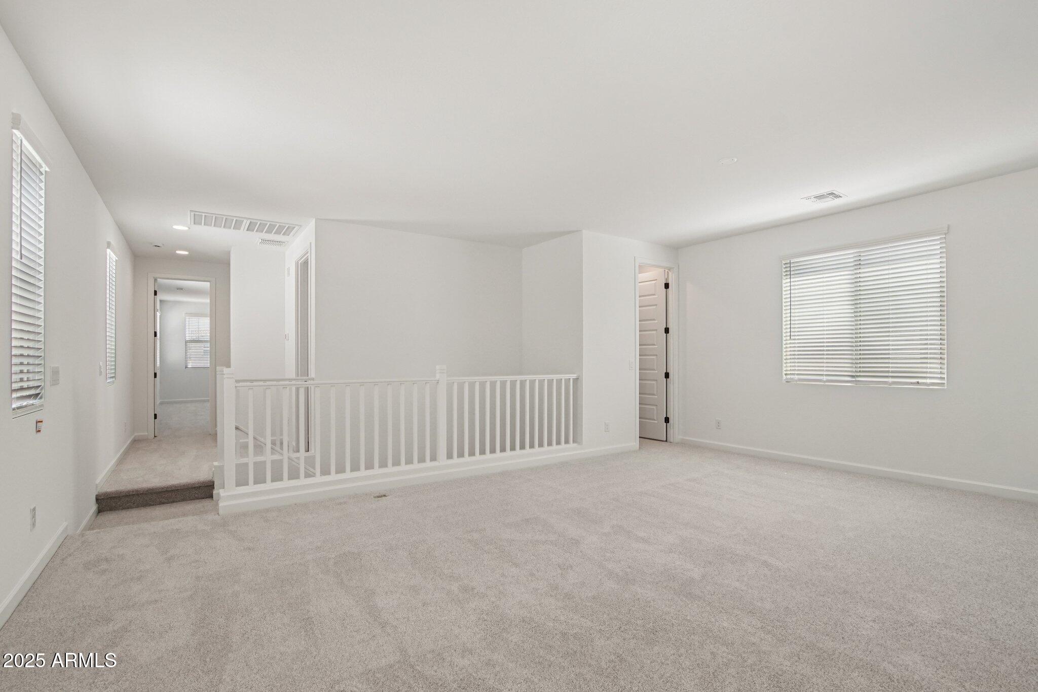 1913 W LARIAT Lane