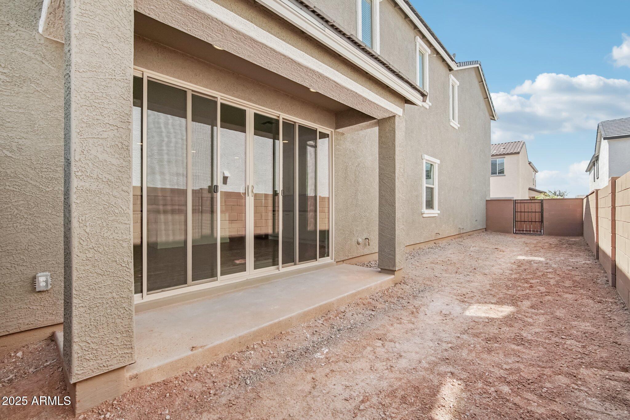 1913 W LARIAT Lane