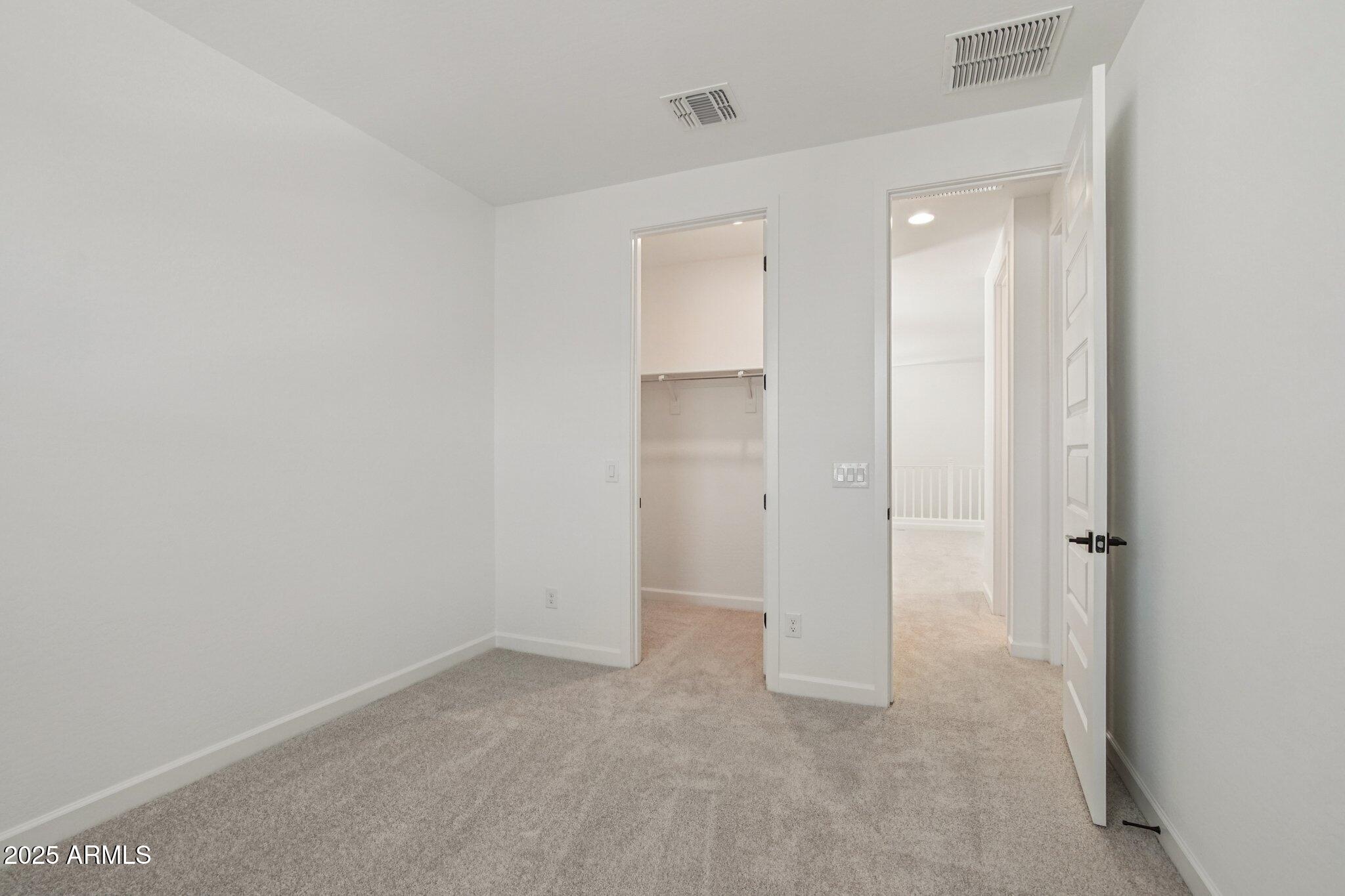 1913 W LARIAT Lane