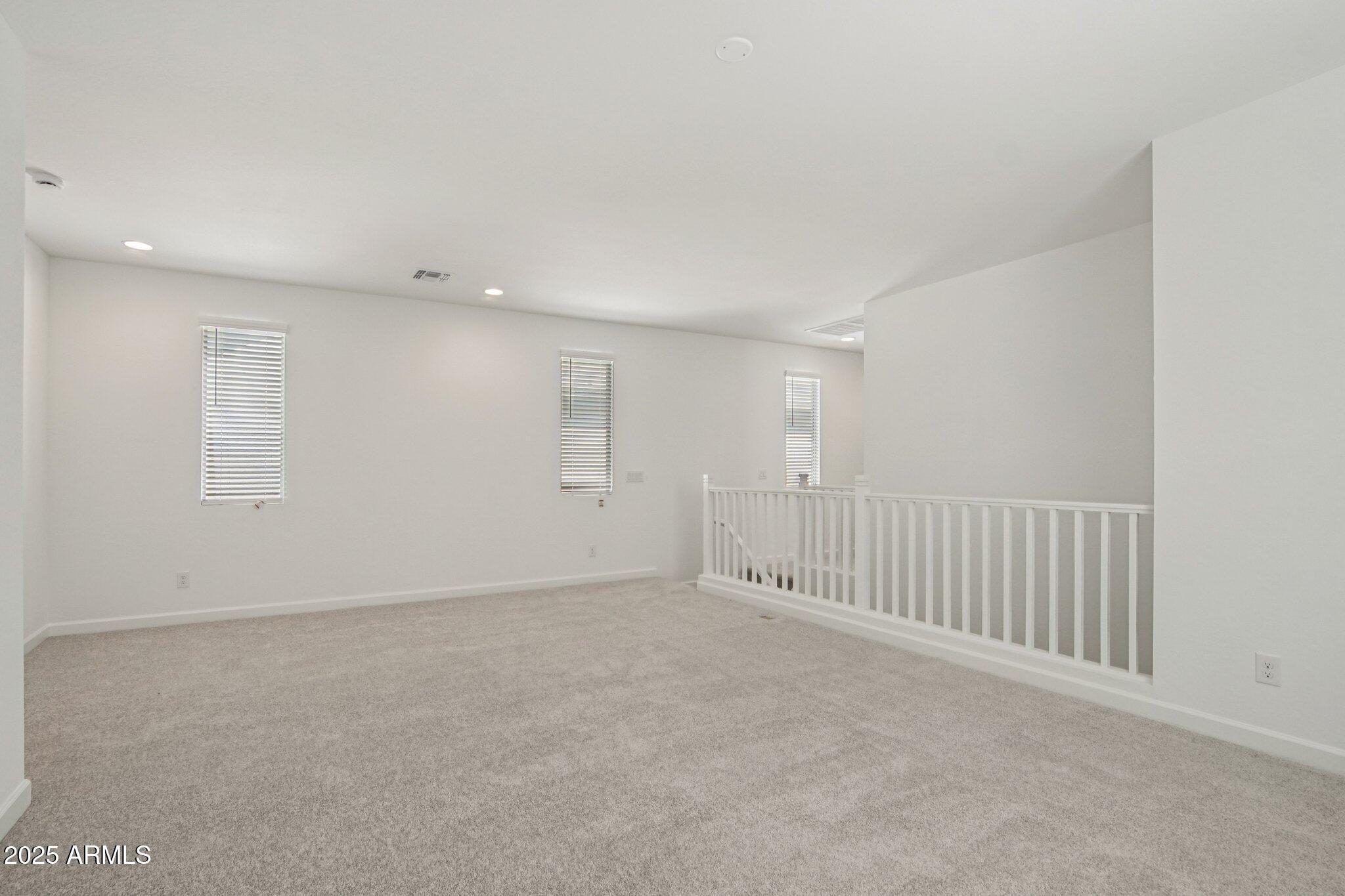 1913 W LARIAT Lane