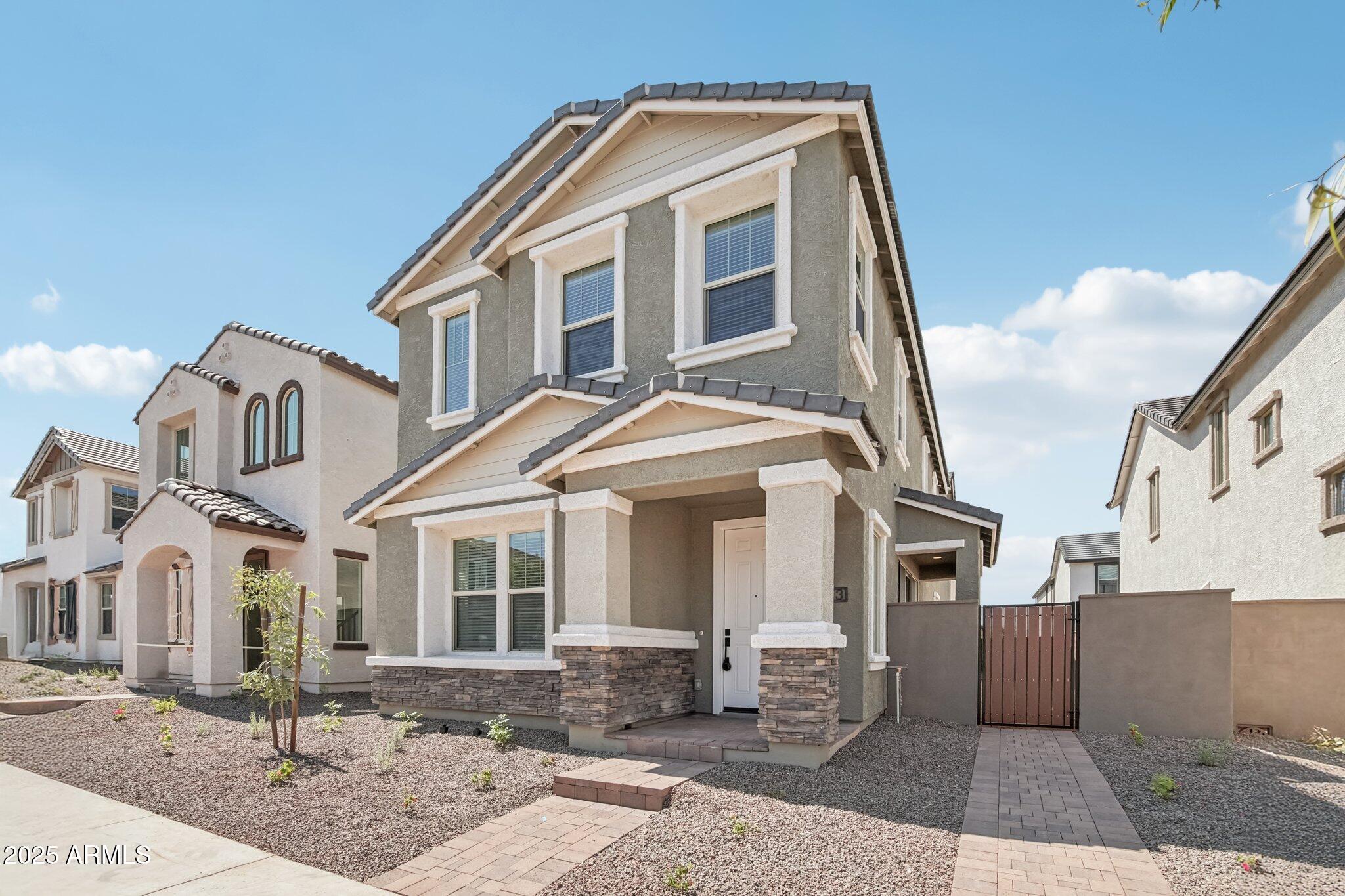 1913 W LARIAT Lane