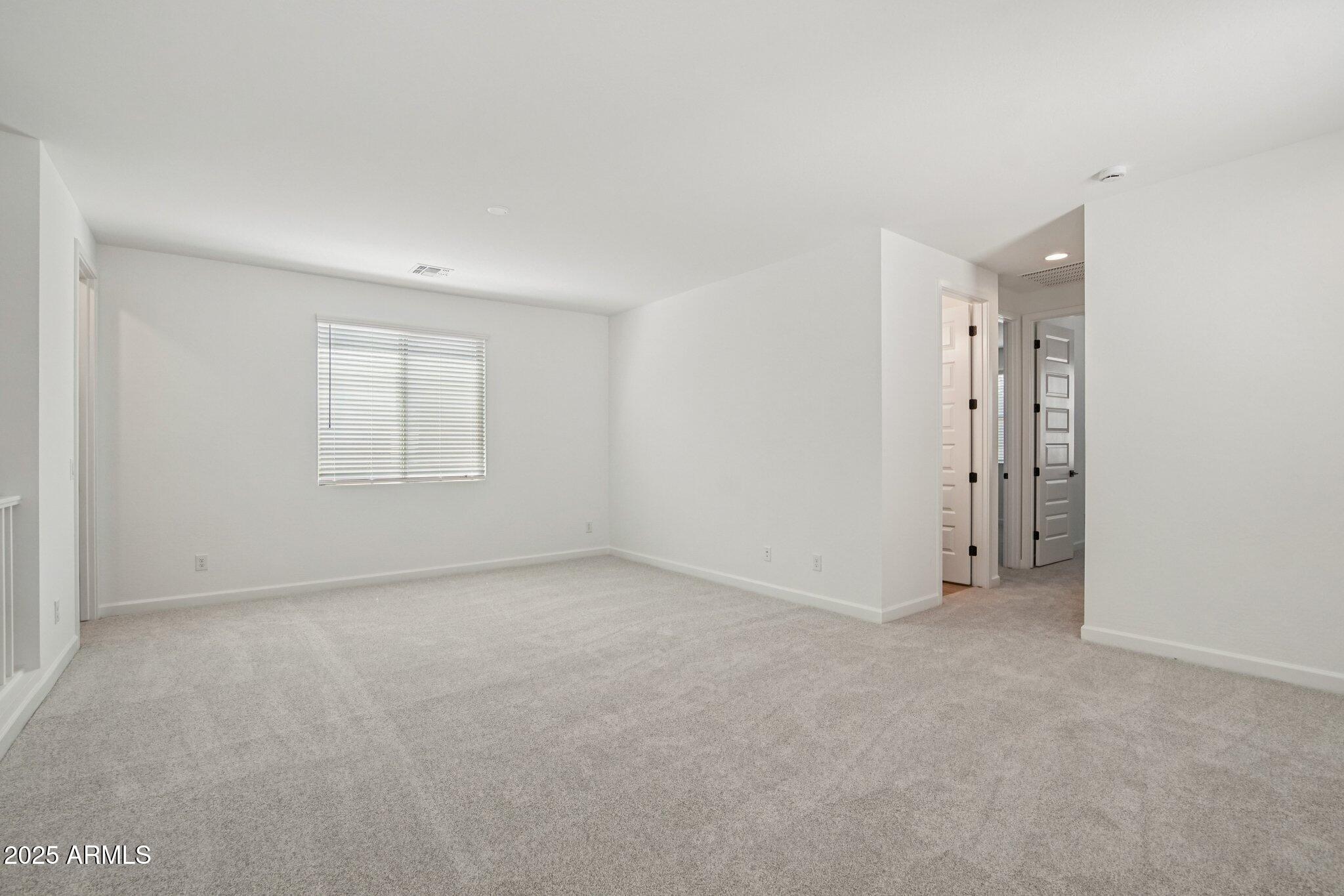 1913 W LARIAT Lane