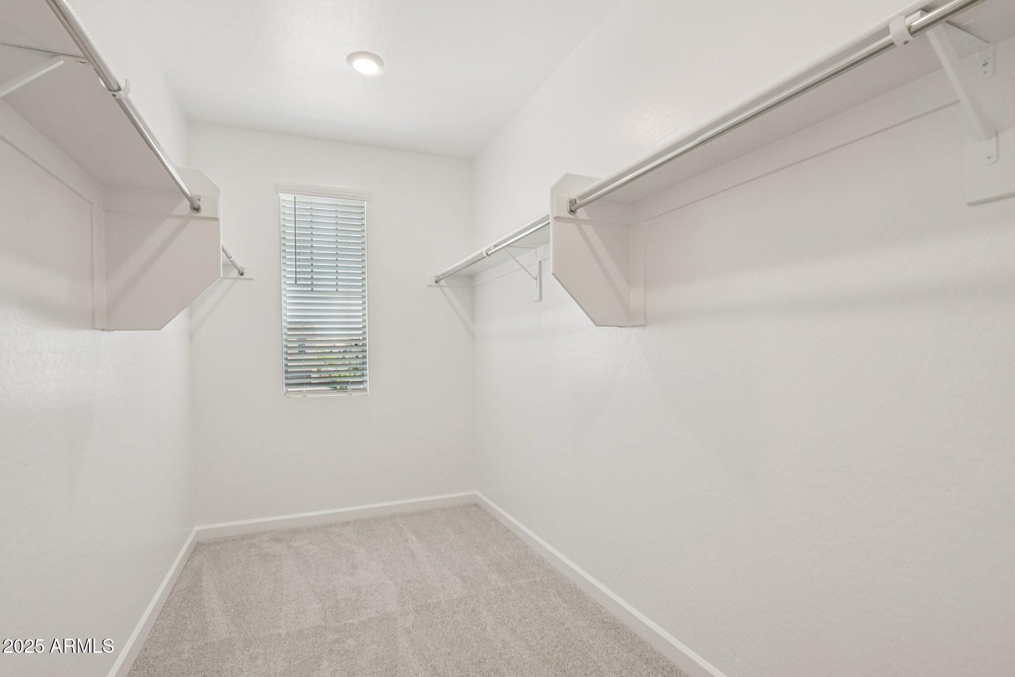 1913 W LARIAT Lane