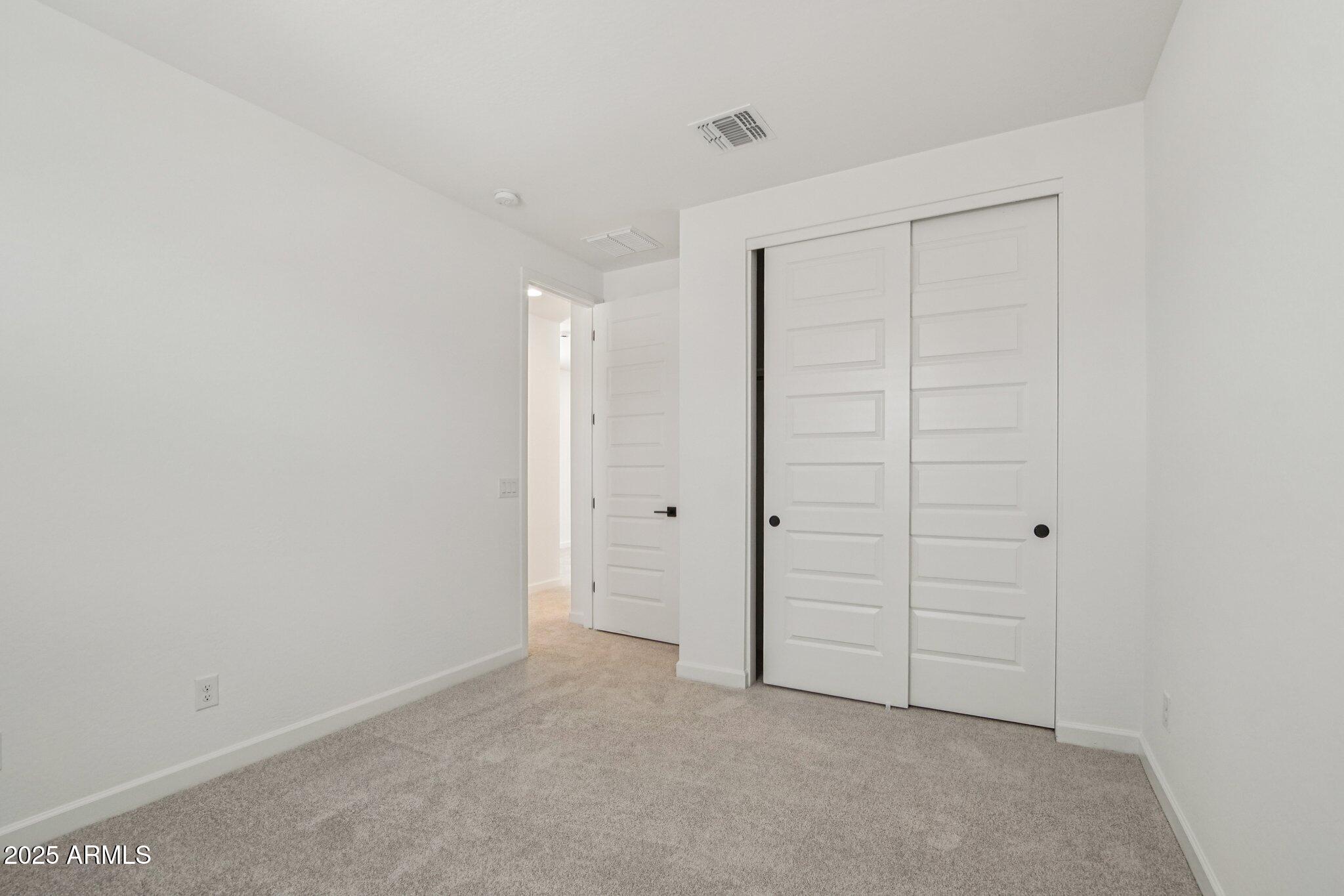 1913 W LARIAT Lane
