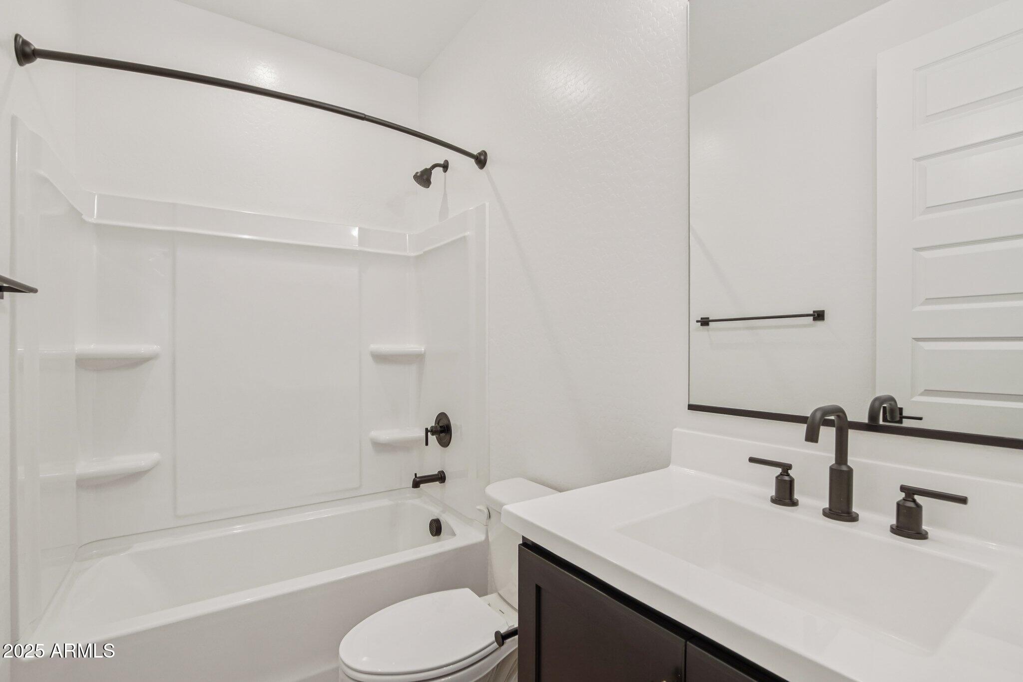1913 W LARIAT Lane