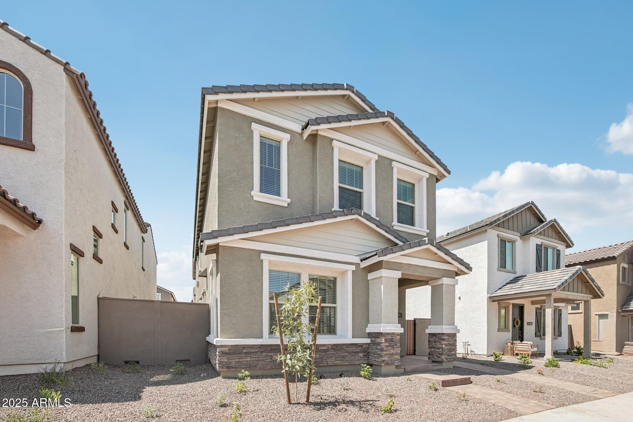 1913 W LARIAT Lane