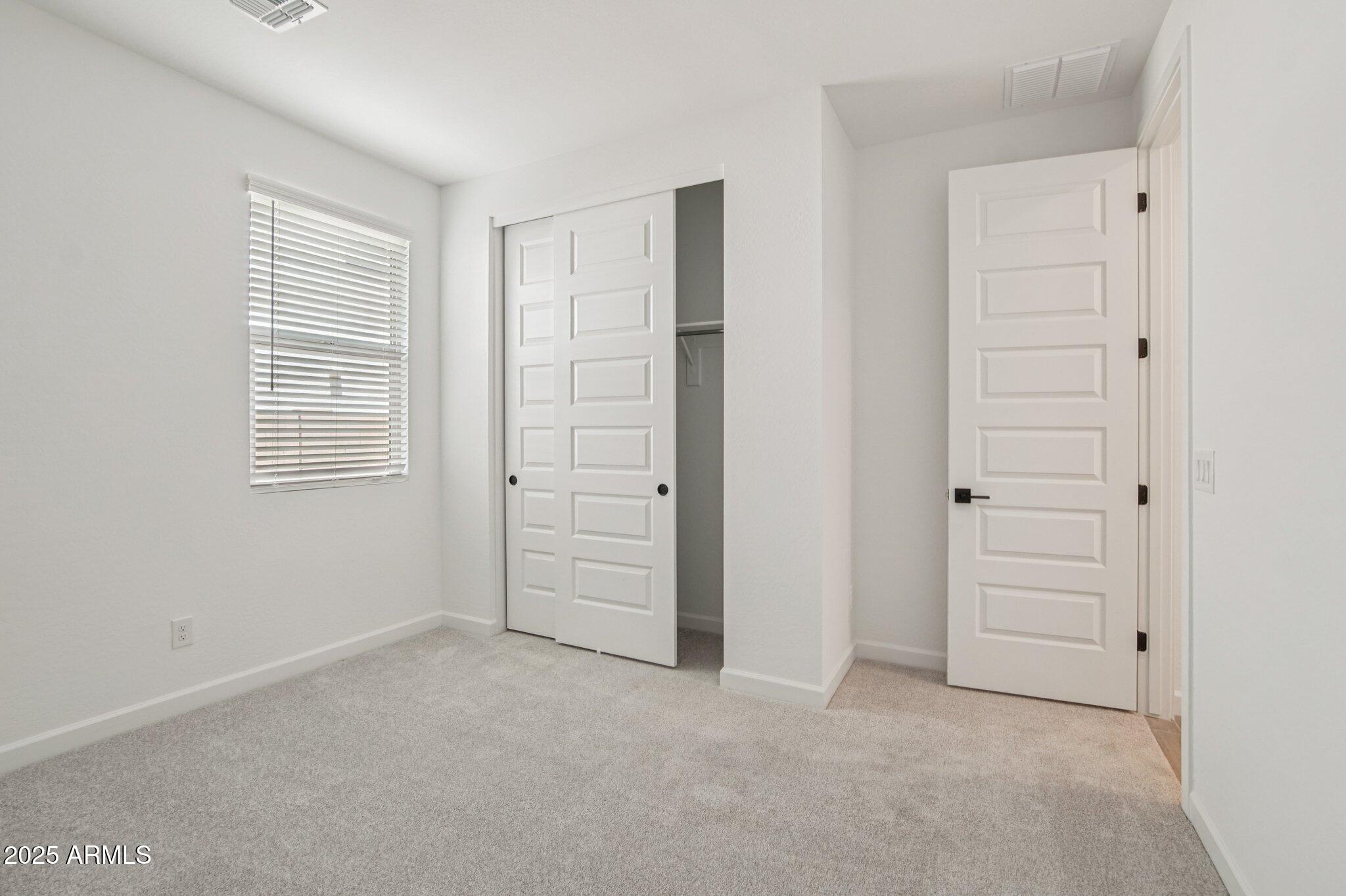 1913 W LARIAT Lane