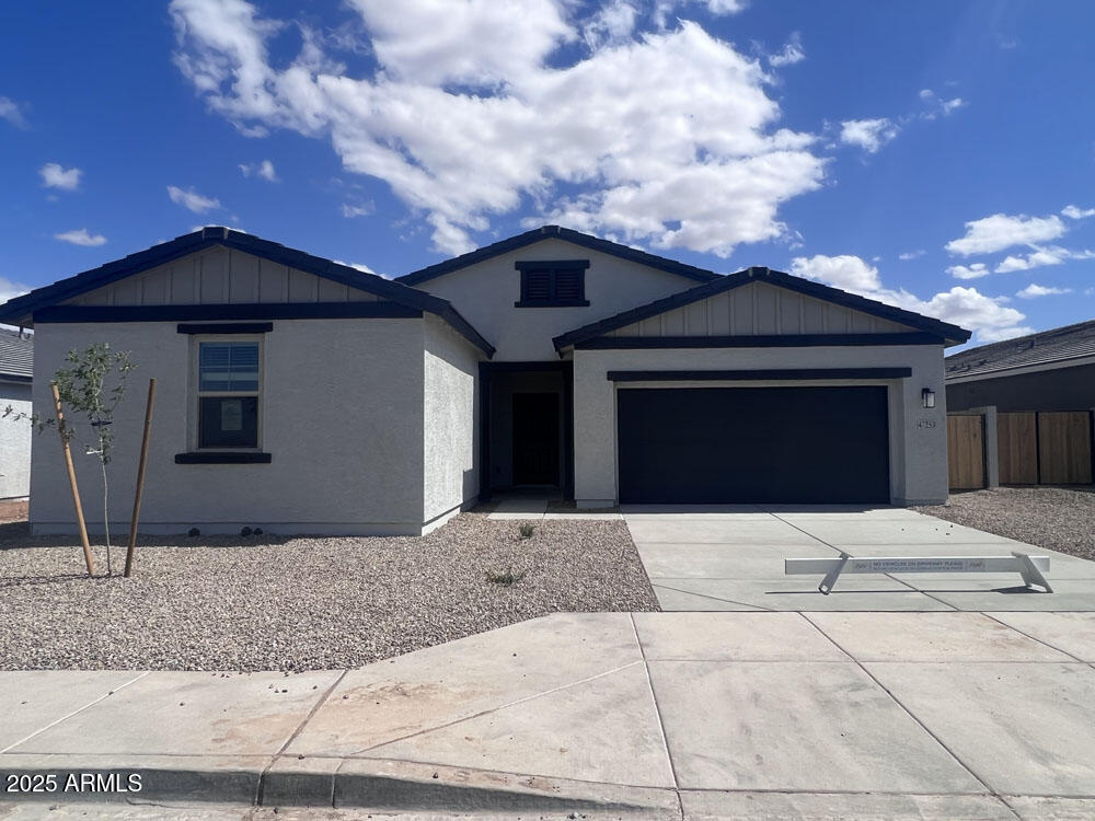 47253 W PECAN WOODS