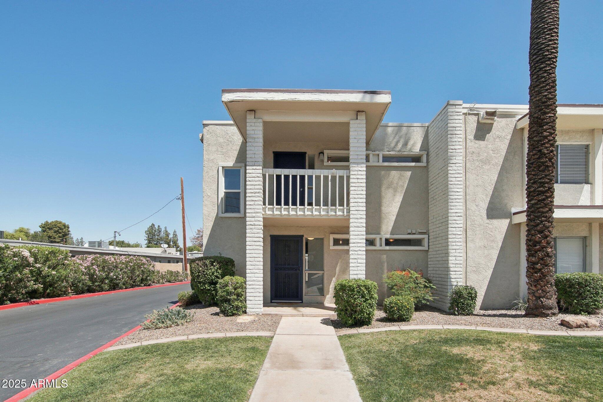 610 E MONTEBELLO Avenue 46