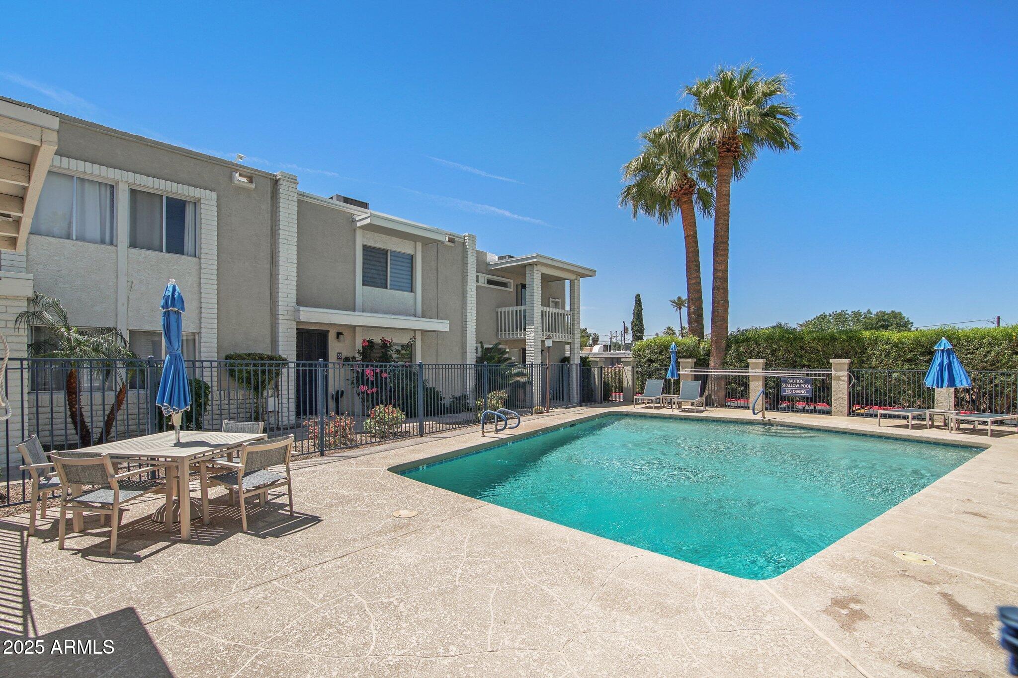610 E MONTEBELLO Avenue 46
