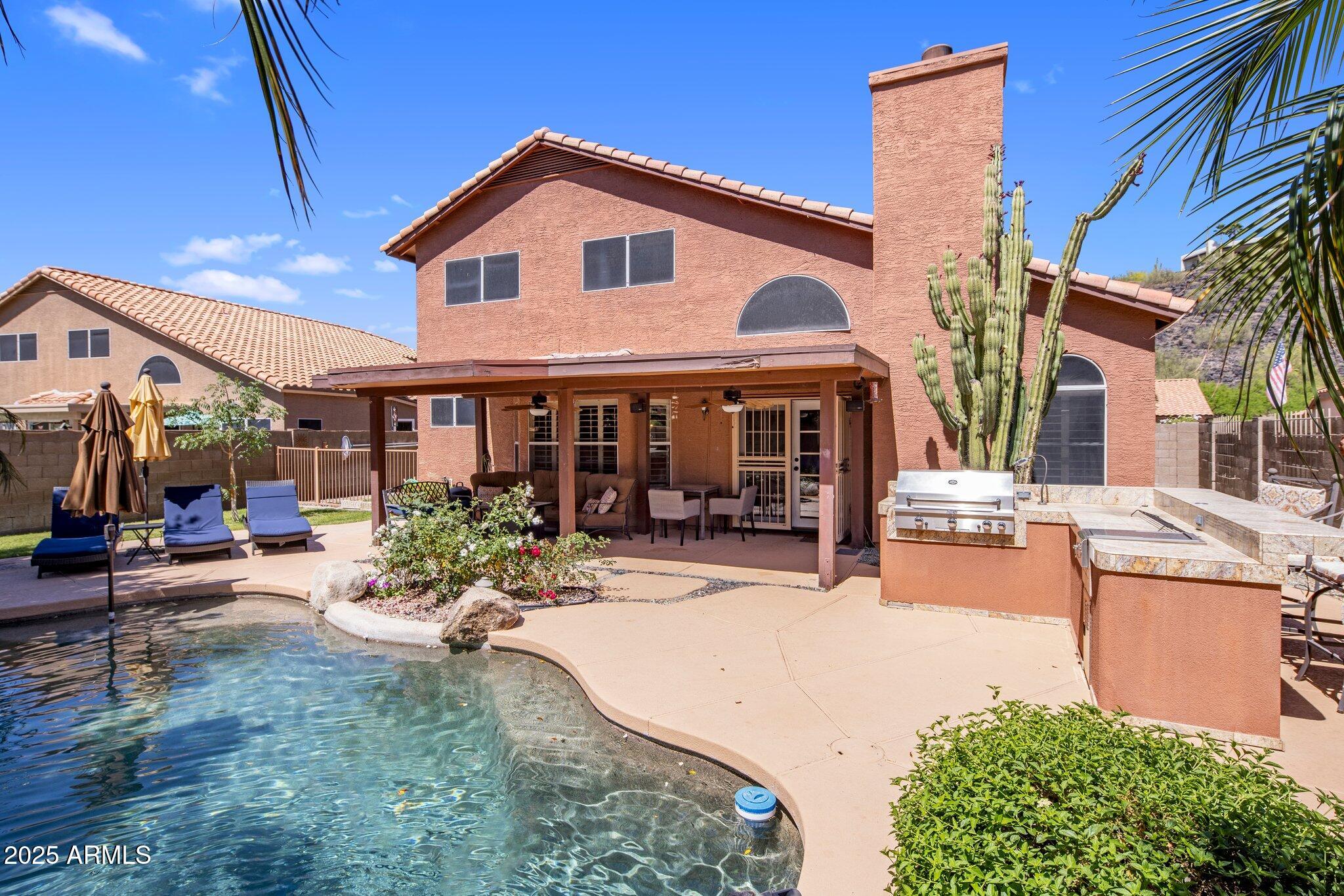 1633 W ACOMA Drive