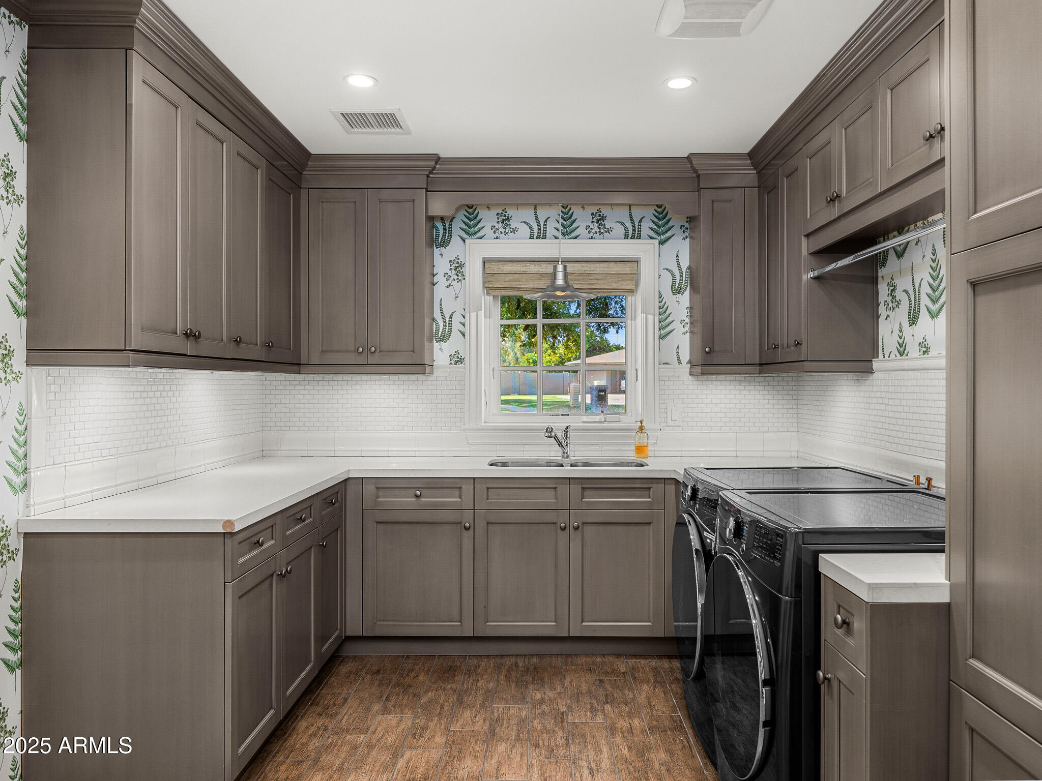 5801 N 70TH Place