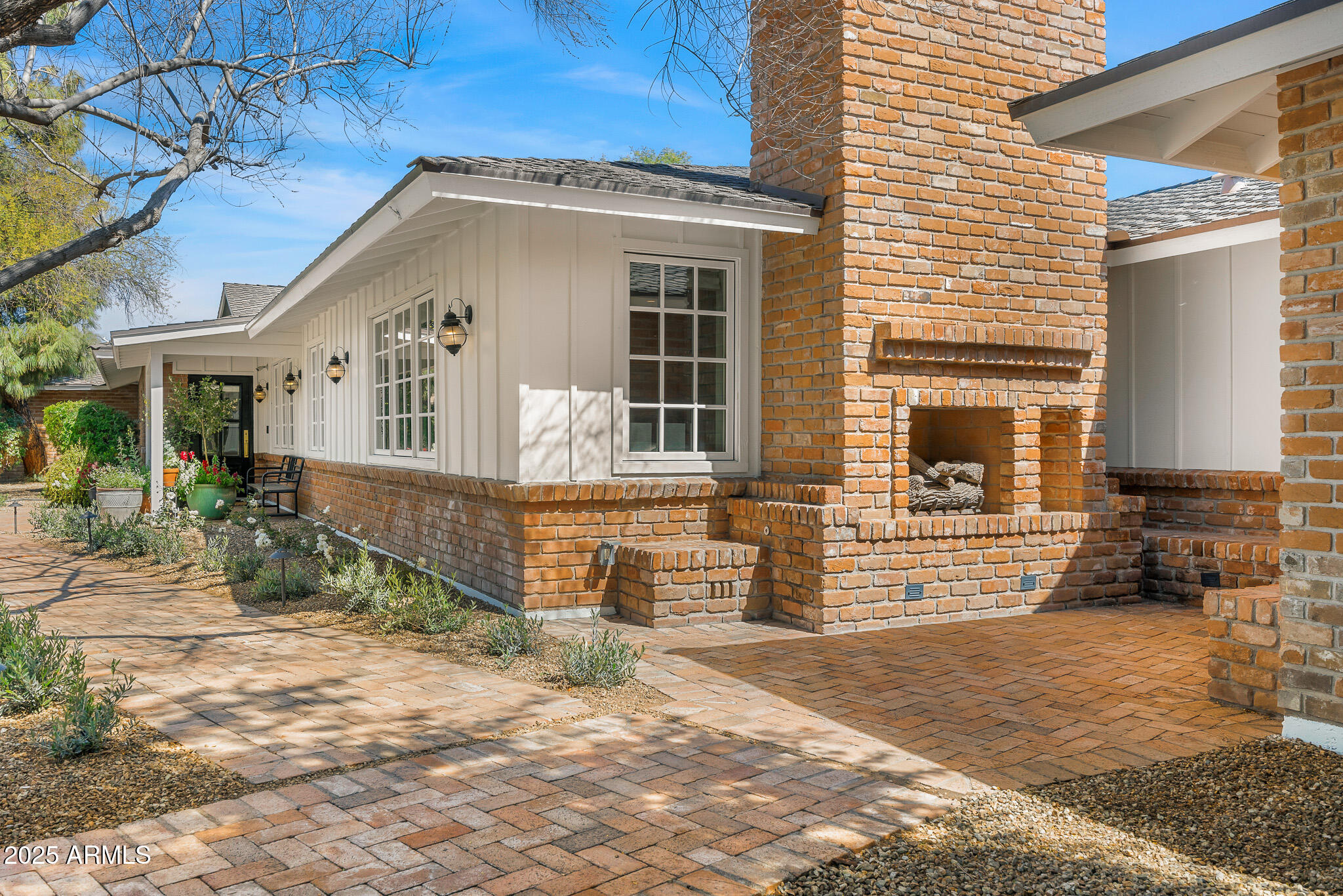5801 N 70TH Place
