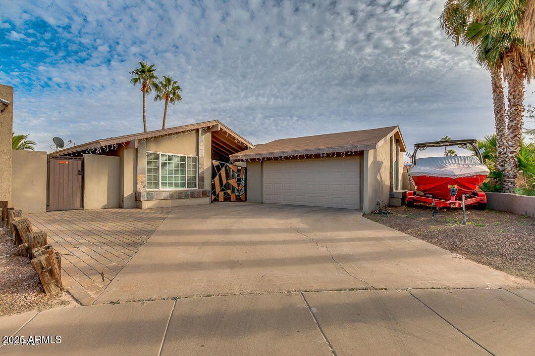2201 N 87TH Way