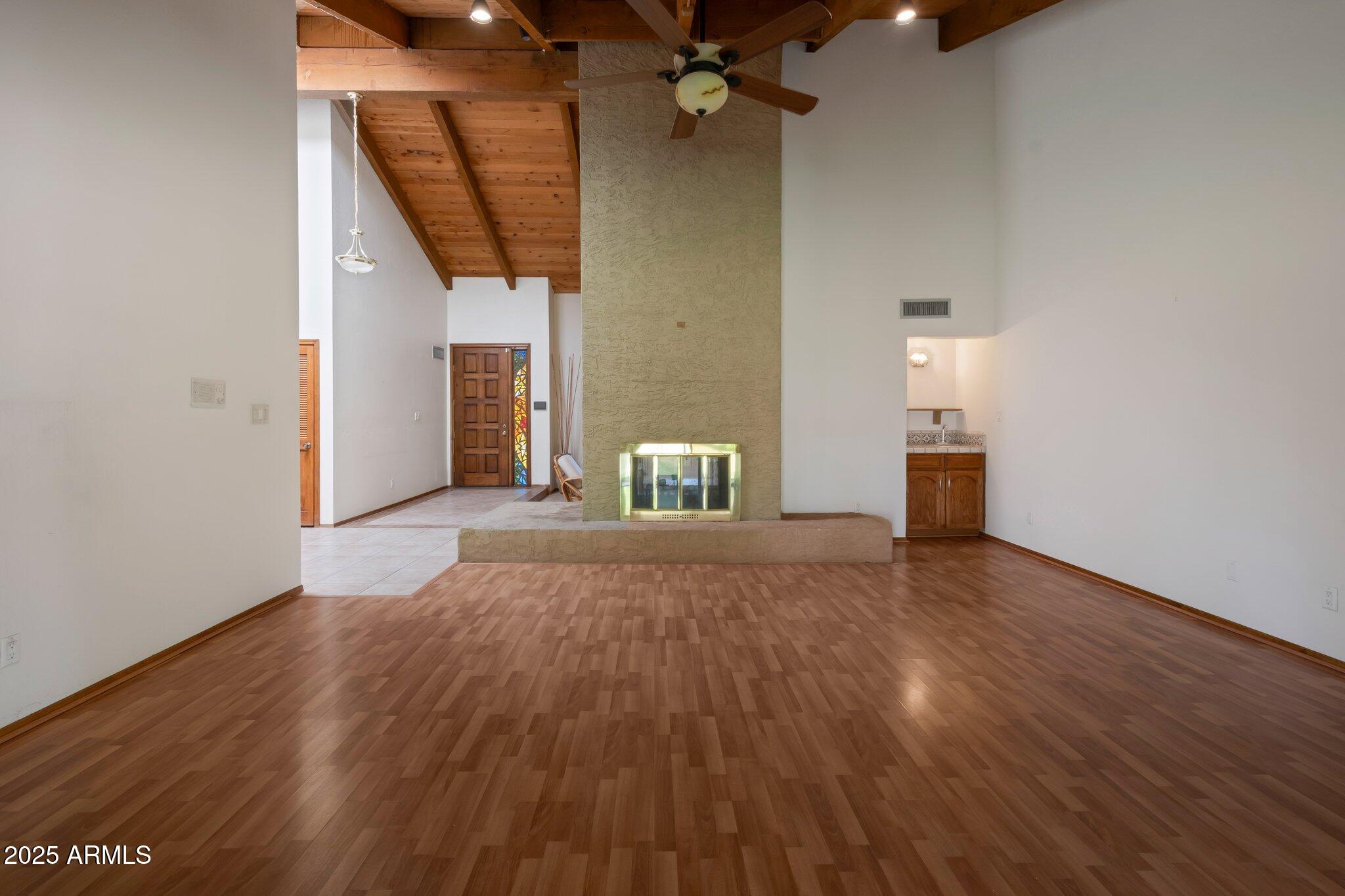 8637 E APPALOOSA Trail