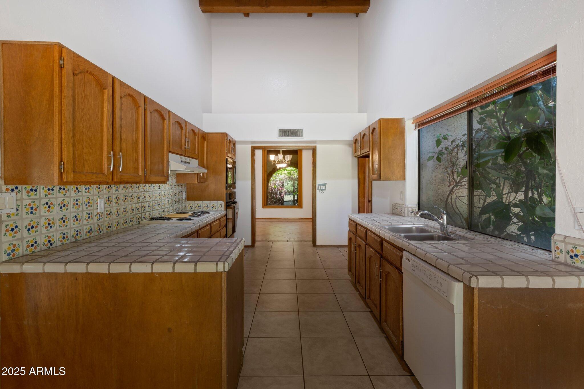 8637 E APPALOOSA Trail