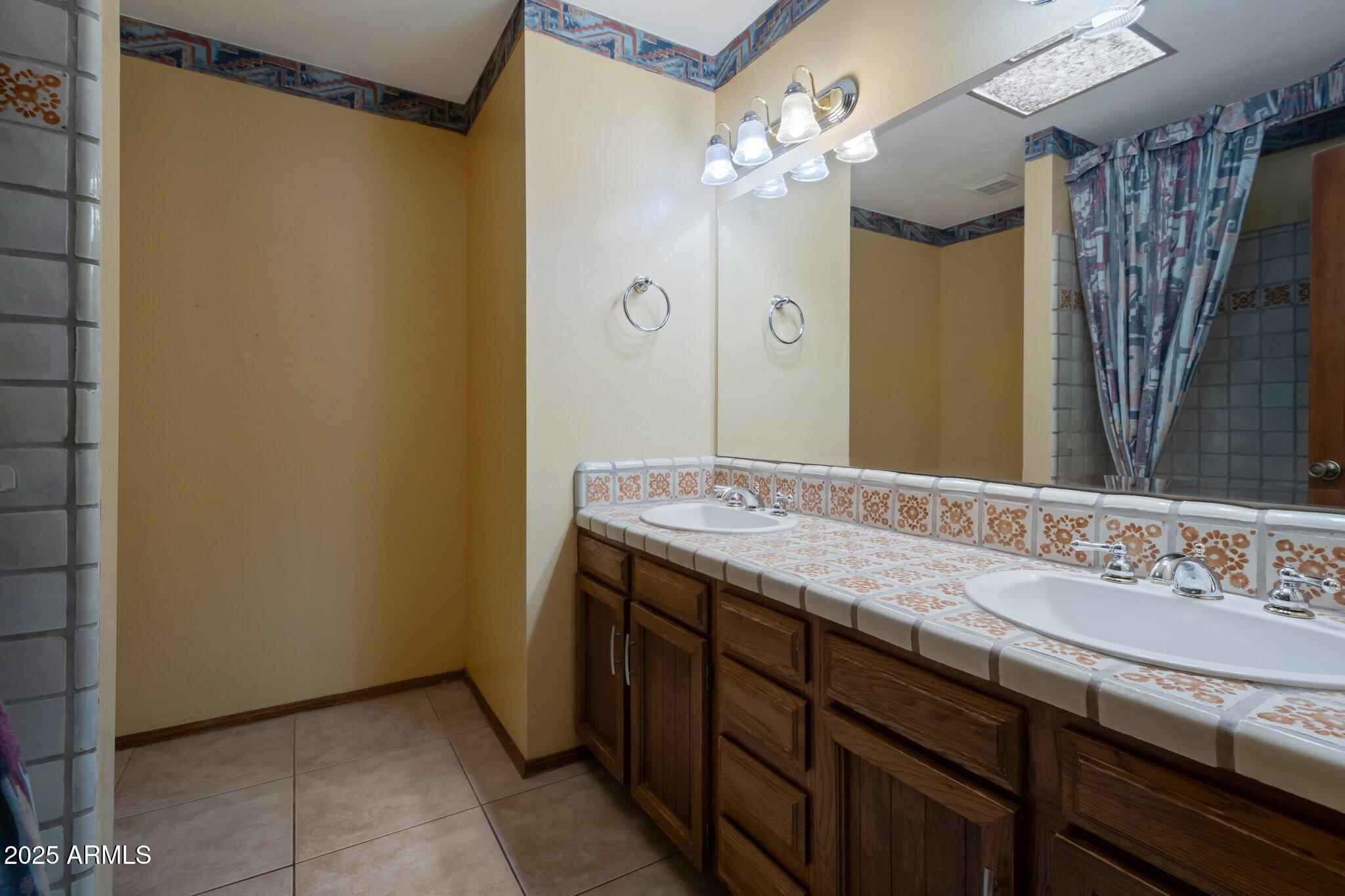 8637 E APPALOOSA Trail